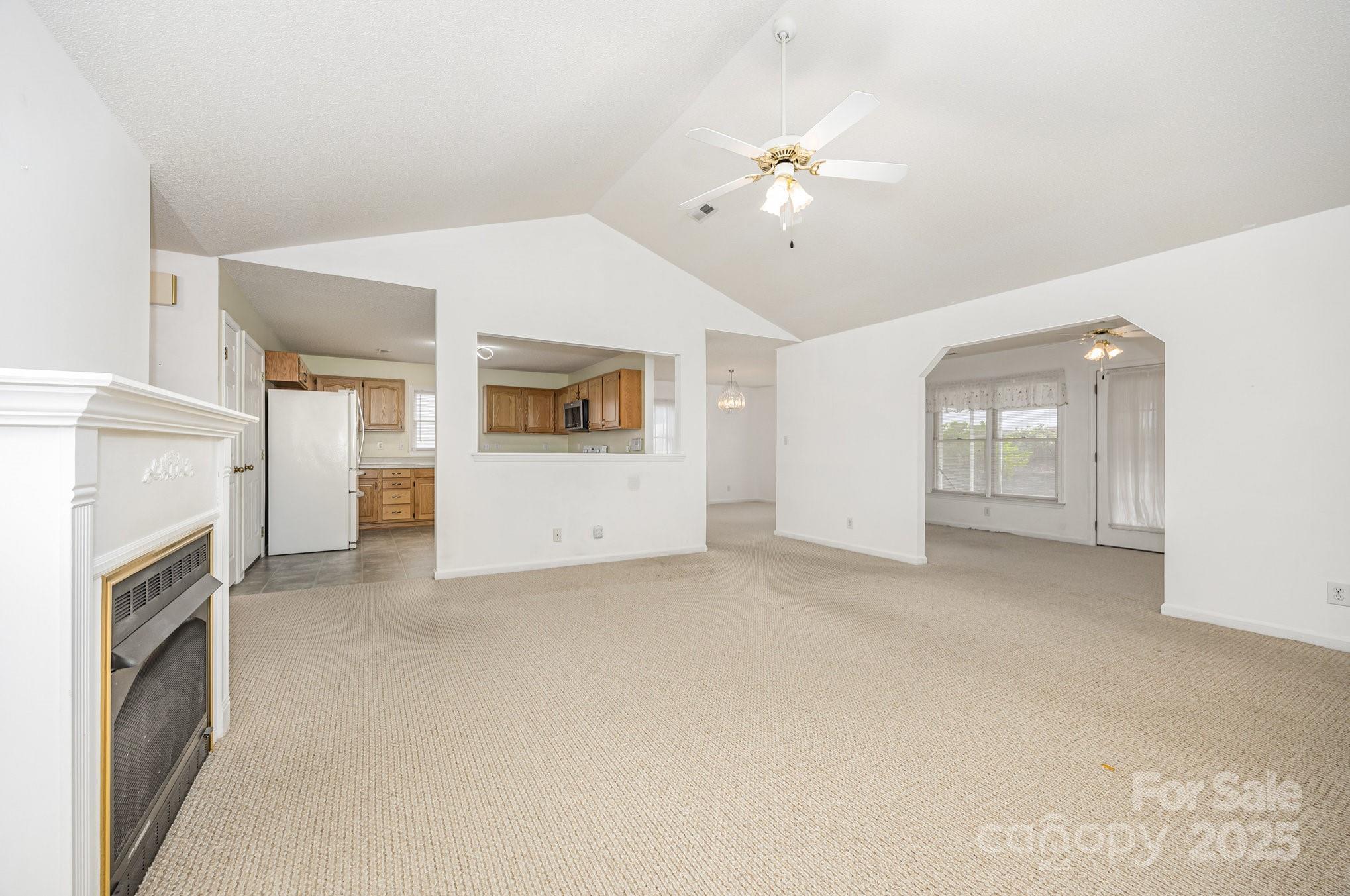 202 Hidden Creek Circle Property Photo 9