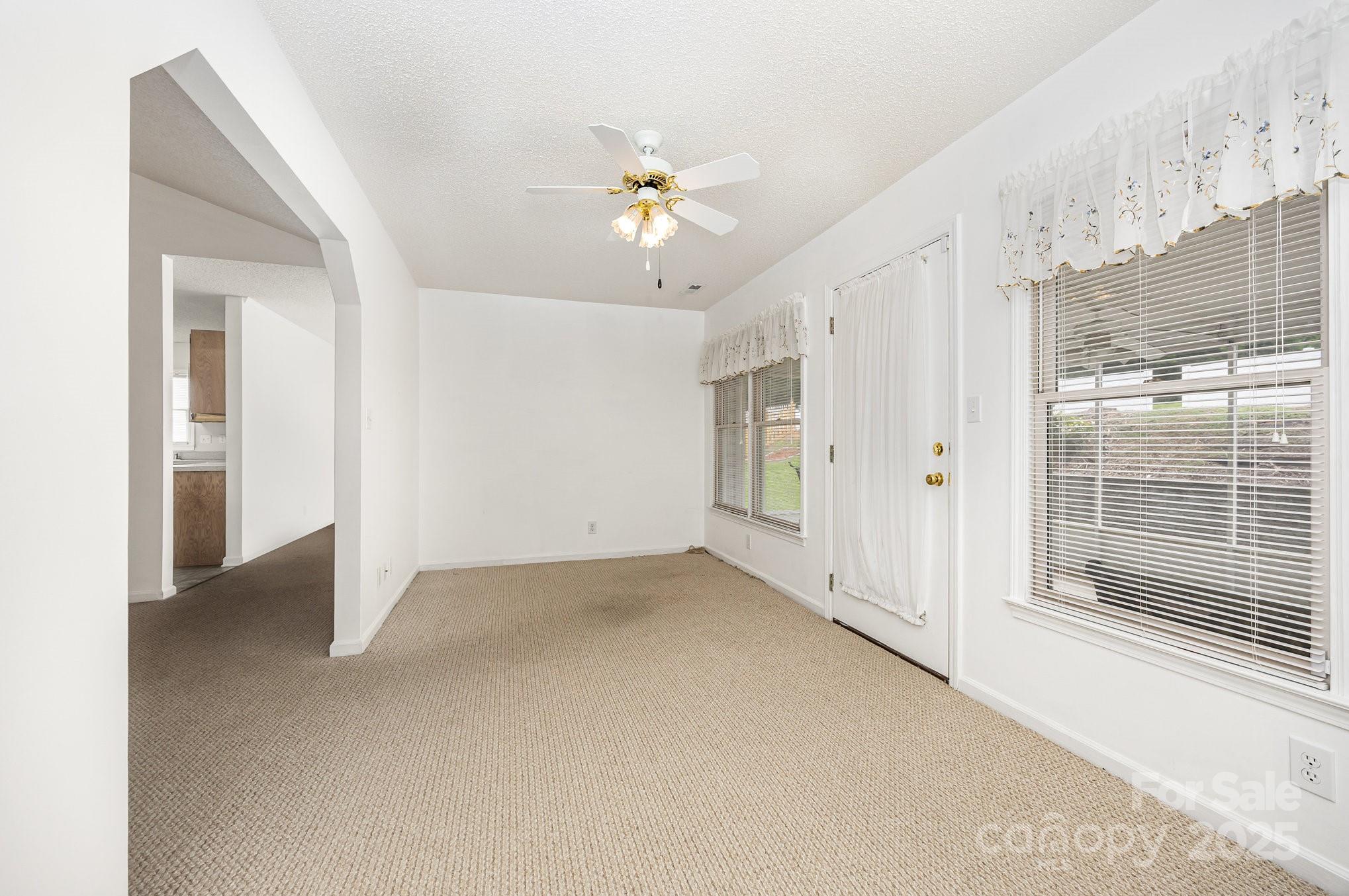 202 Hidden Creek Circle Property Photo 14