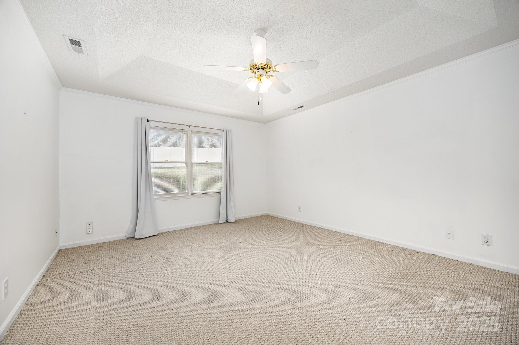 202 Hidden Creek Circle Property Photo 18