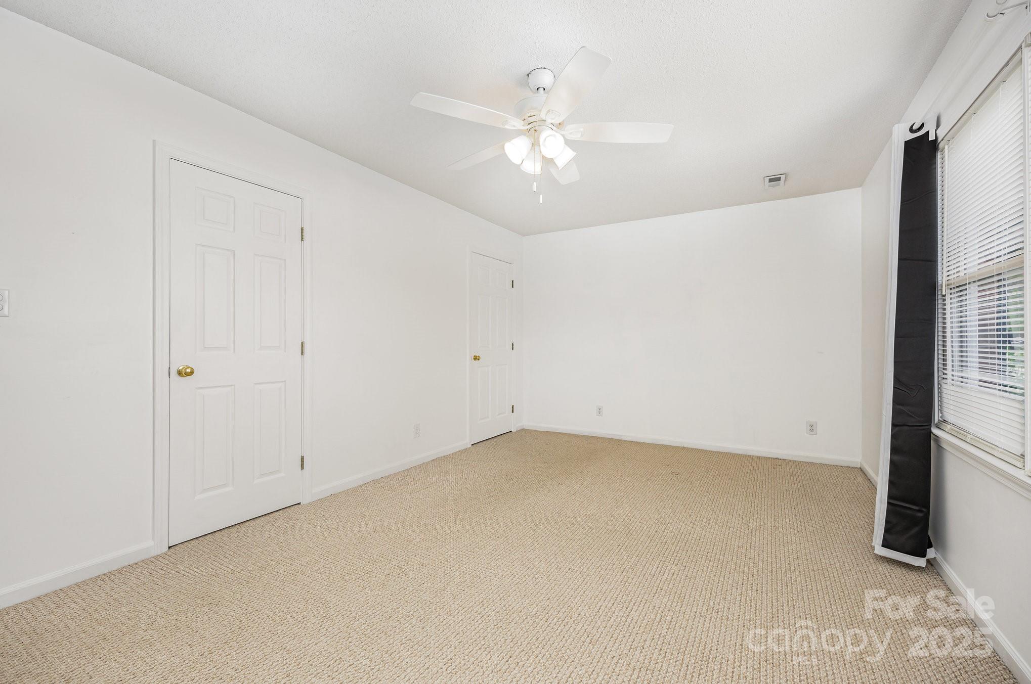 202 Hidden Creek Circle Property Photo 28