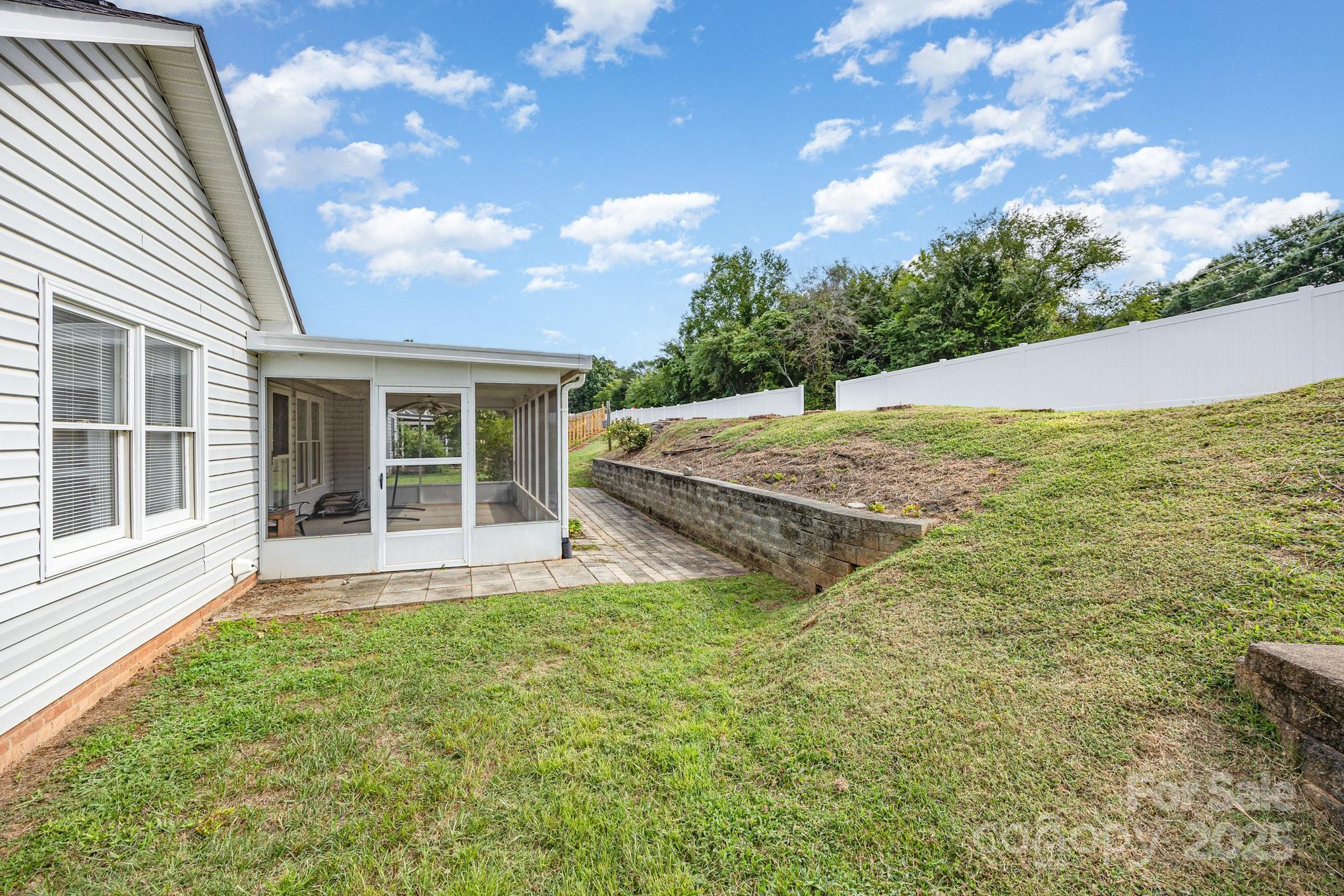 202 Hidden Creek Circle Property Photo 32