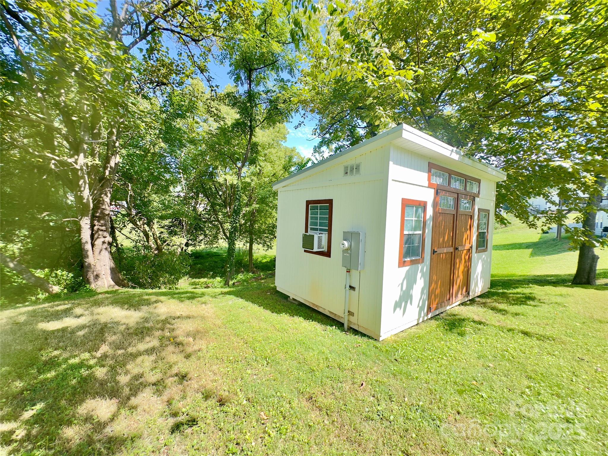 329 Morehead Road Property Photo 9