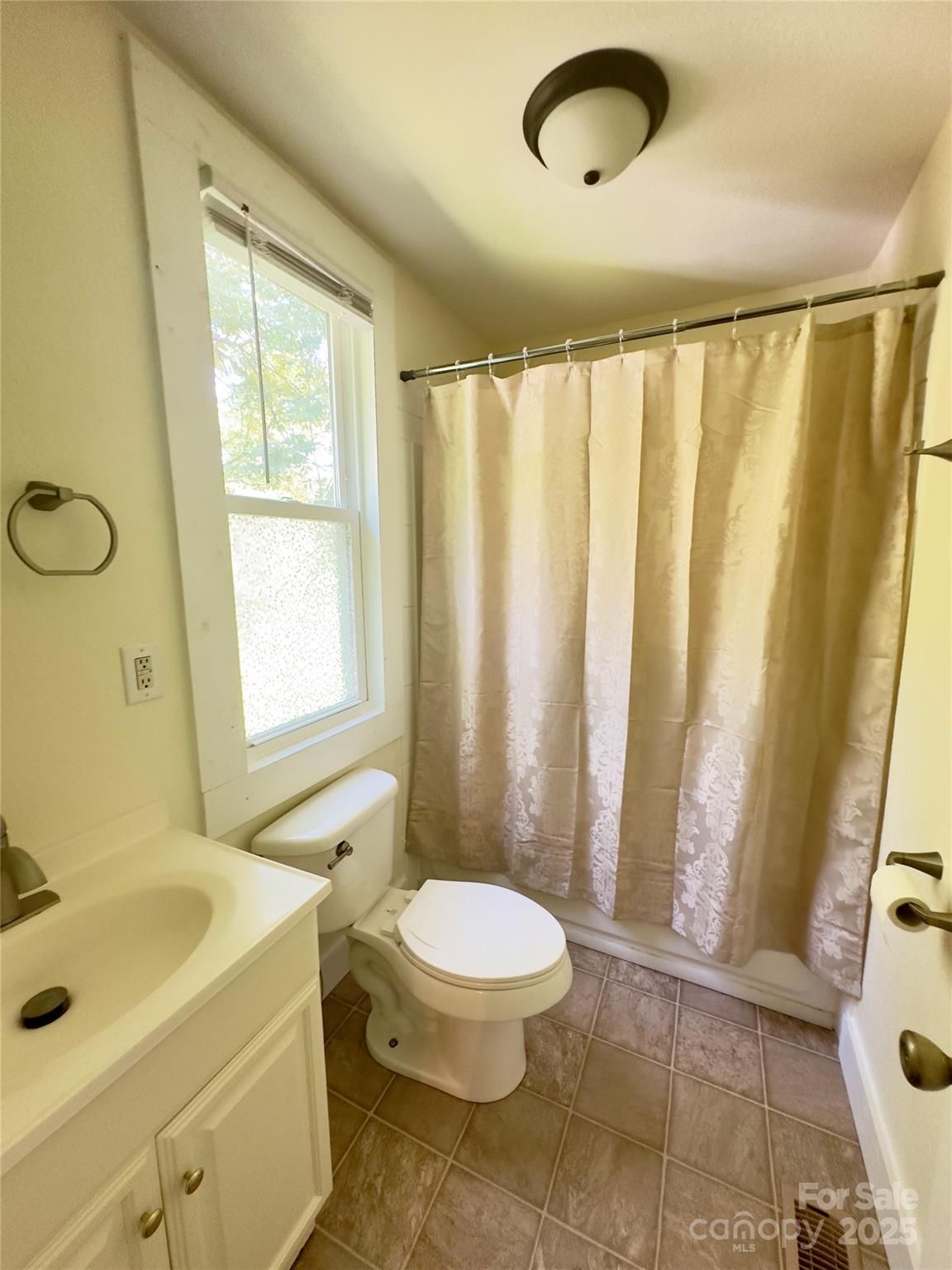 329 Morehead Road Property Photo 12