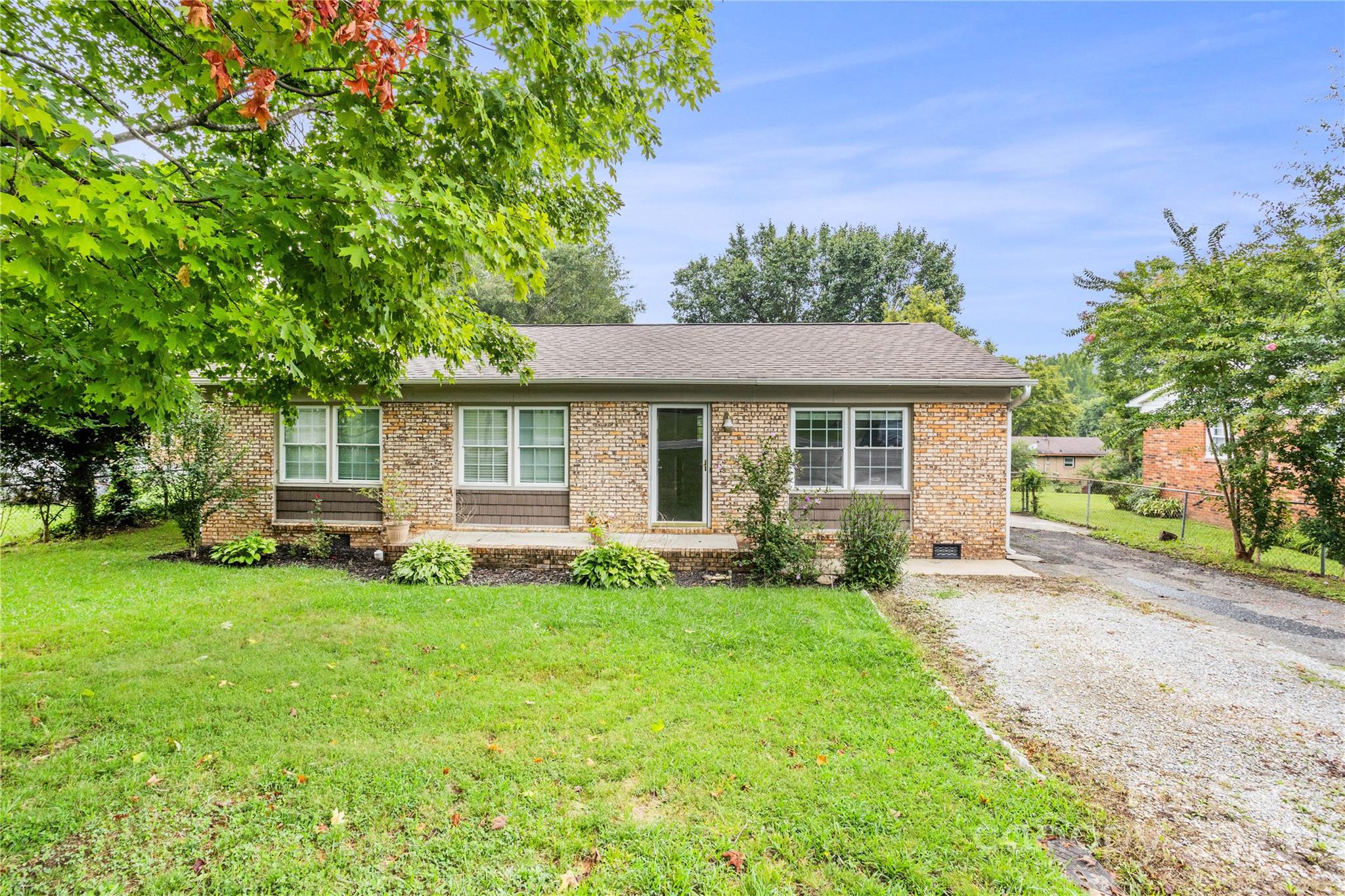 406 Robinson Clemmer Road Property Photo 1