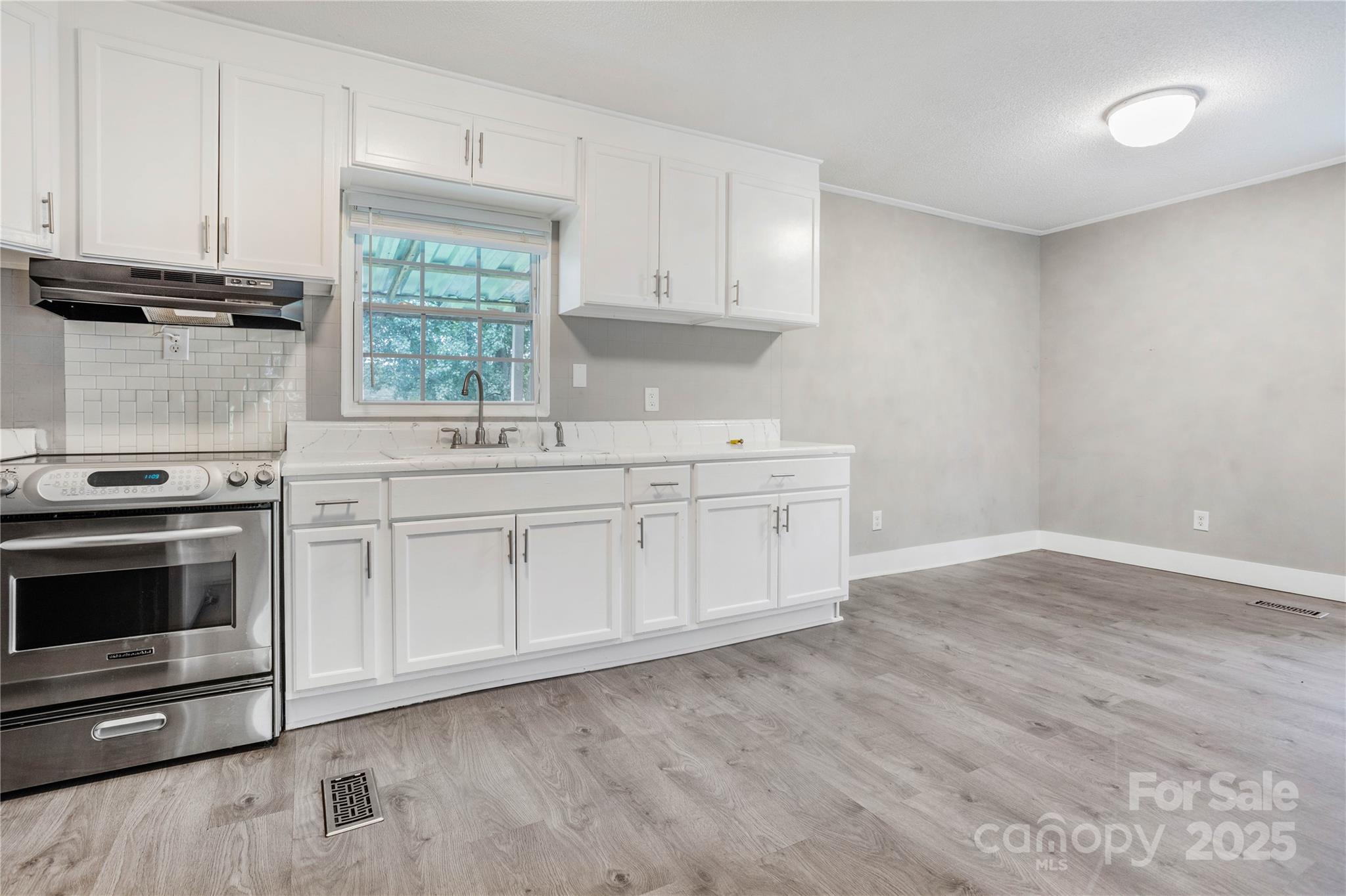 406 Robinson Clemmer Road Property Photo 7