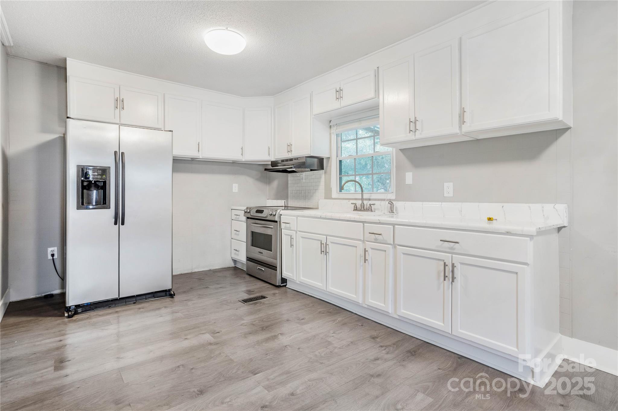 406 Robinson Clemmer Road Property Photo 8