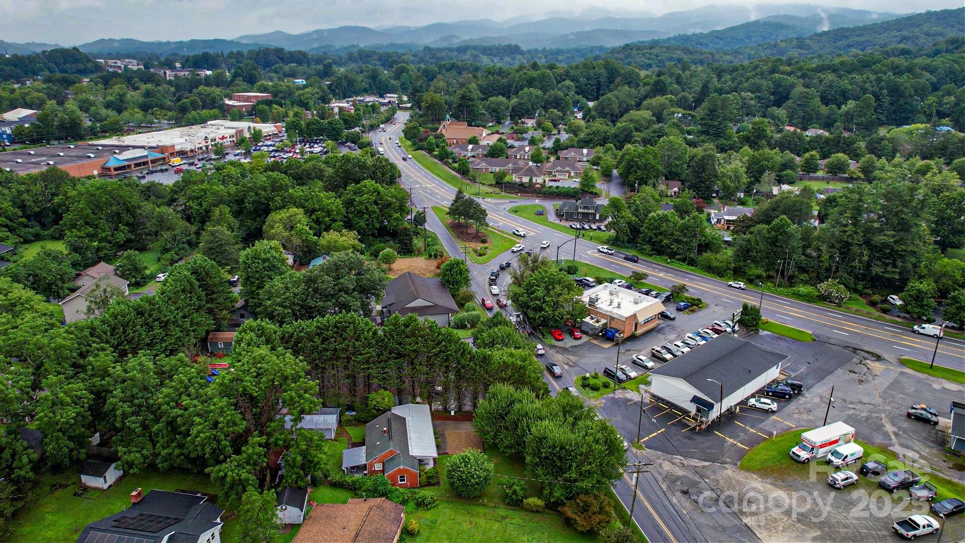 101 Old Hendersonville Highway Property Photo 12