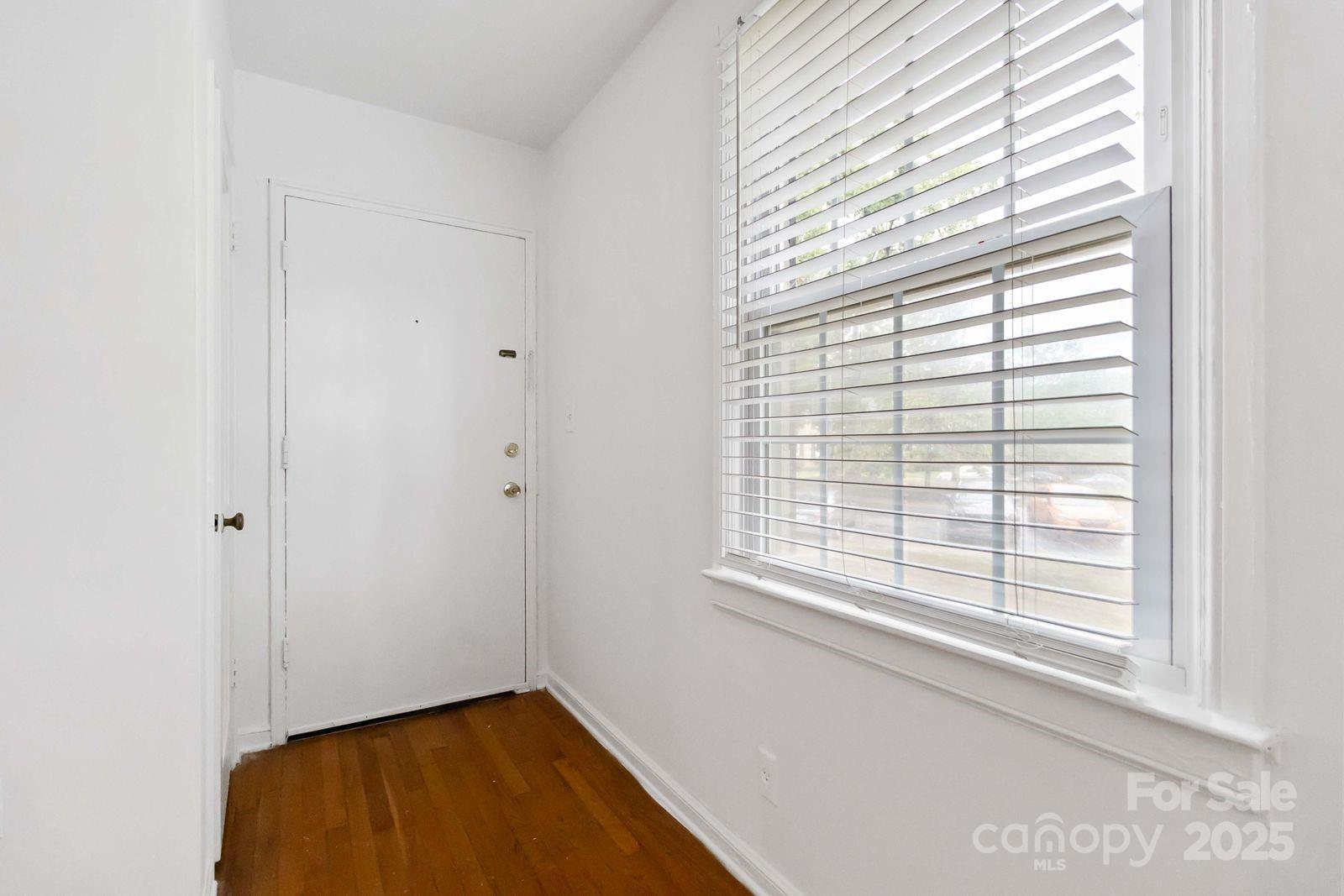 343 Wakefield Drive Property Photo 5