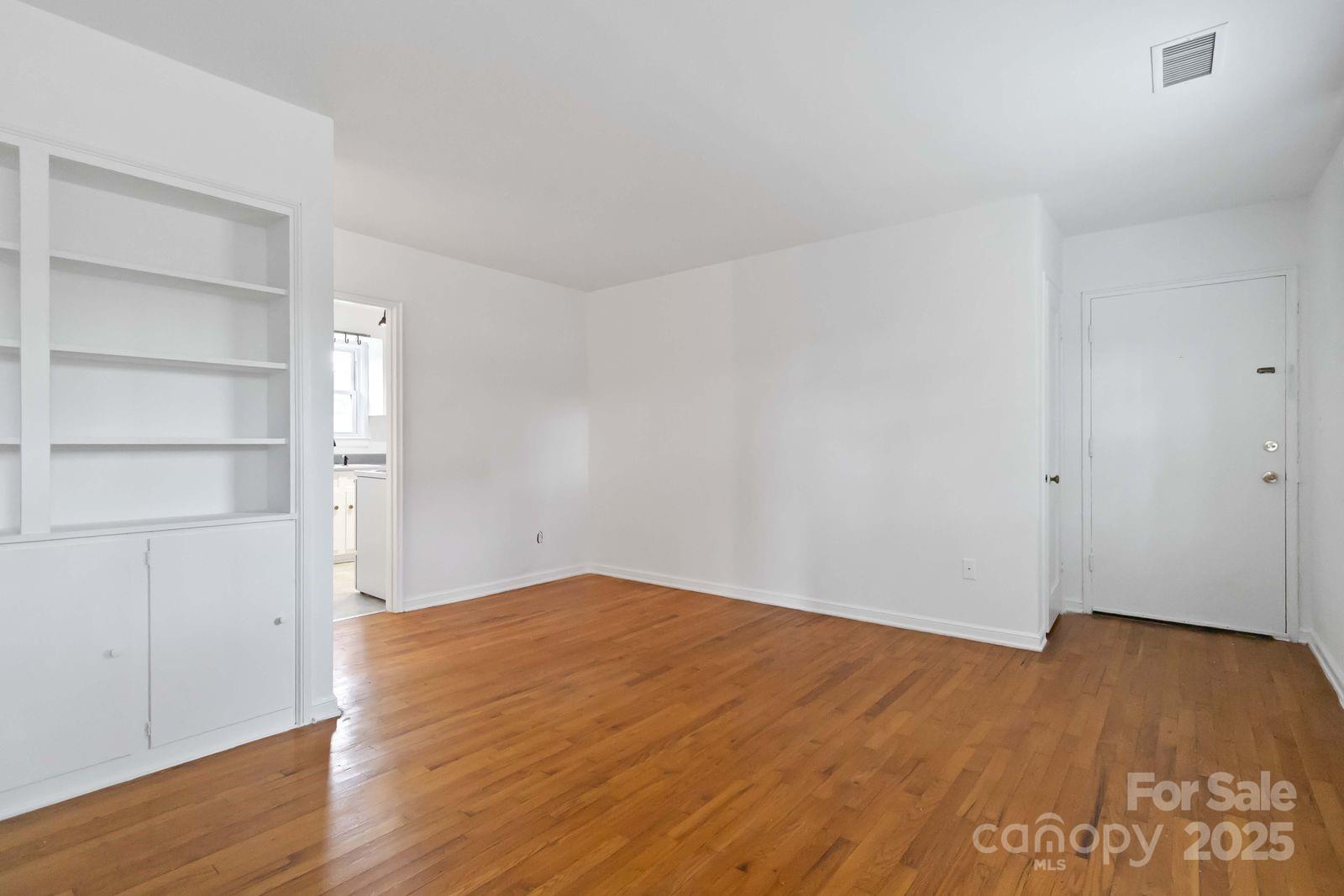 343 Wakefield Drive Property Photo 8