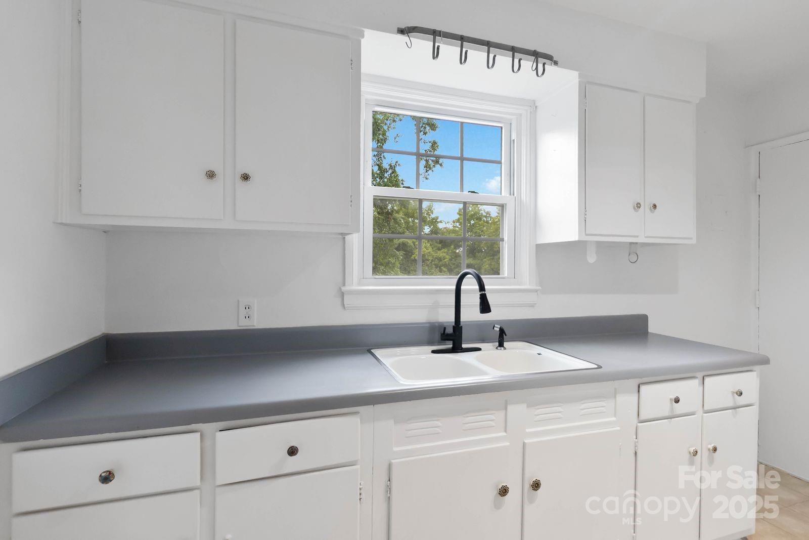 343 Wakefield Drive Property Photo 11