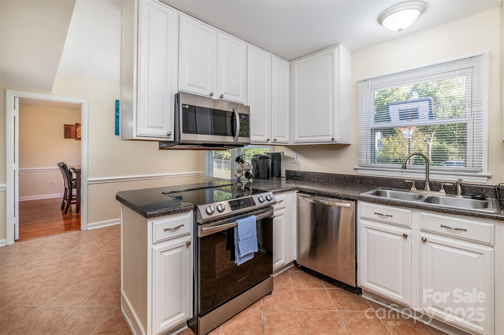 5111 Coronado Drive Property Photo 4