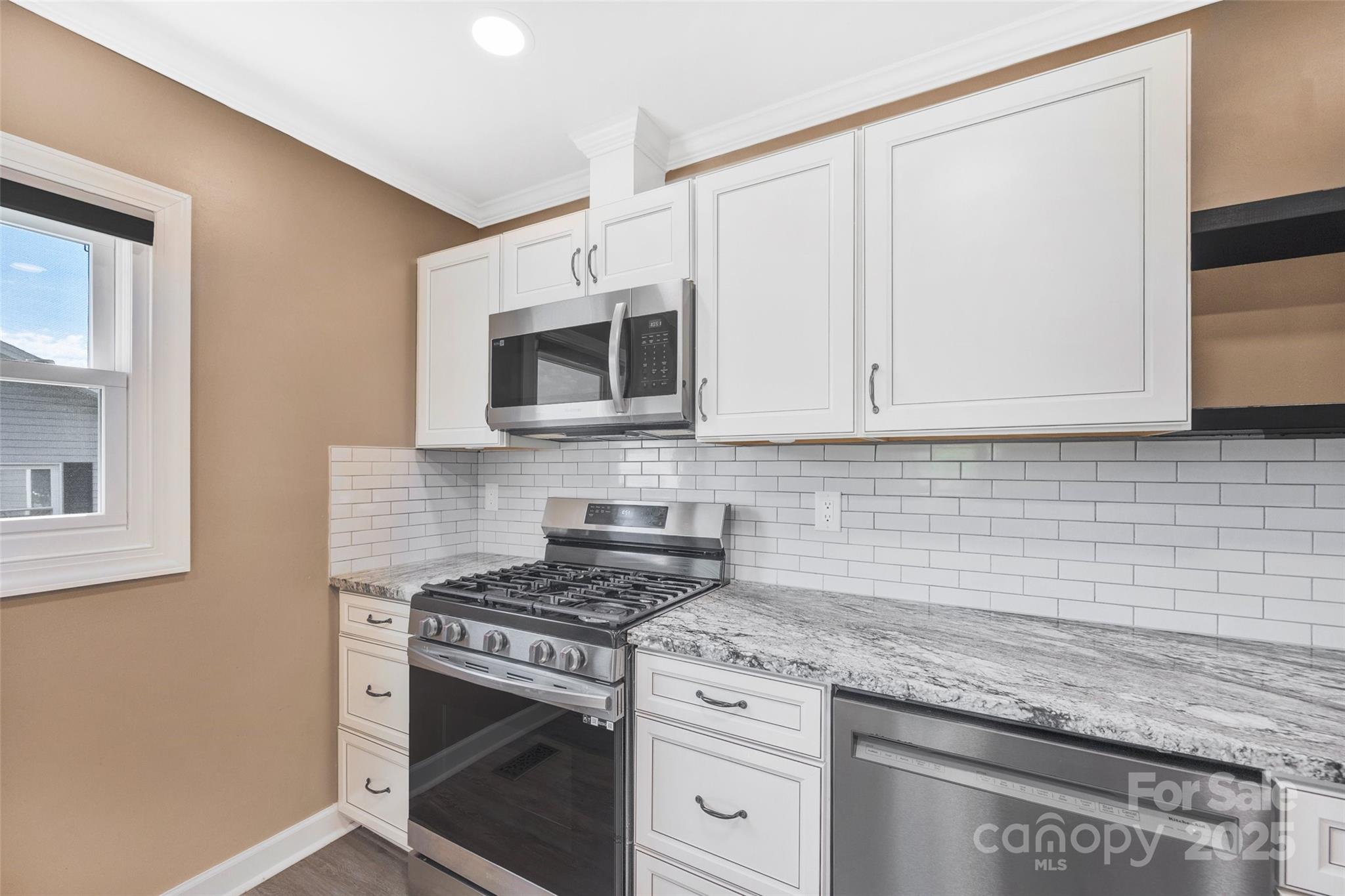 70 Volk Street Property Photo 6