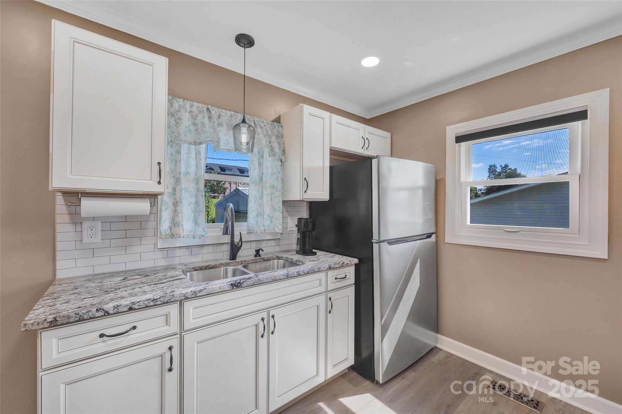 70 Volk Street Property Photo 7