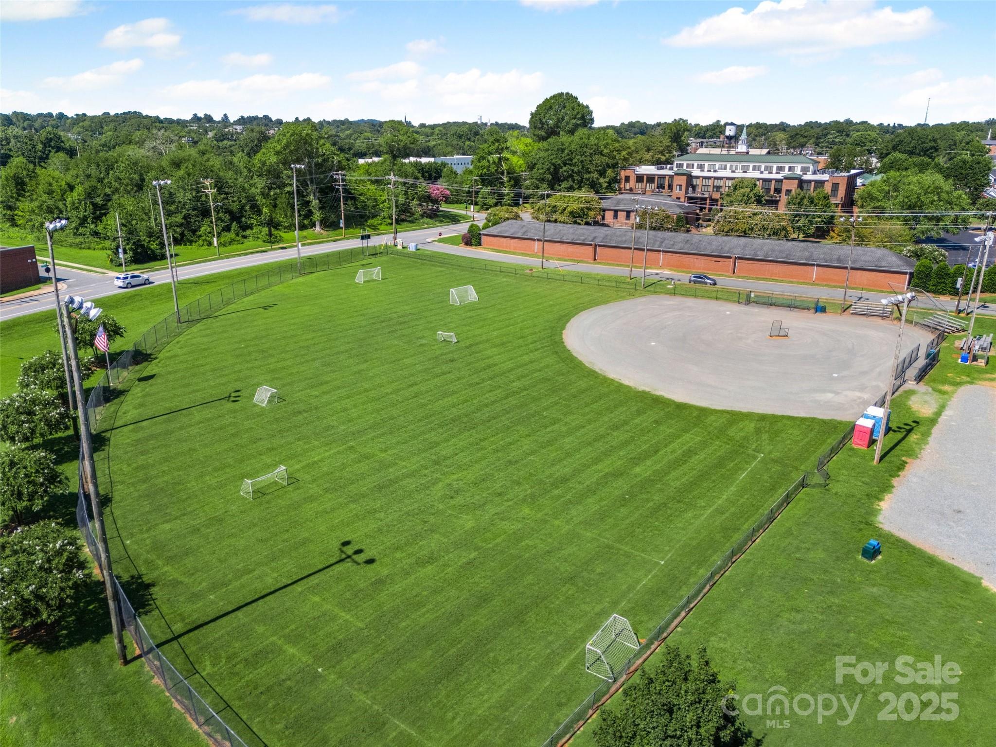 70 Volk Street Property Photo 33