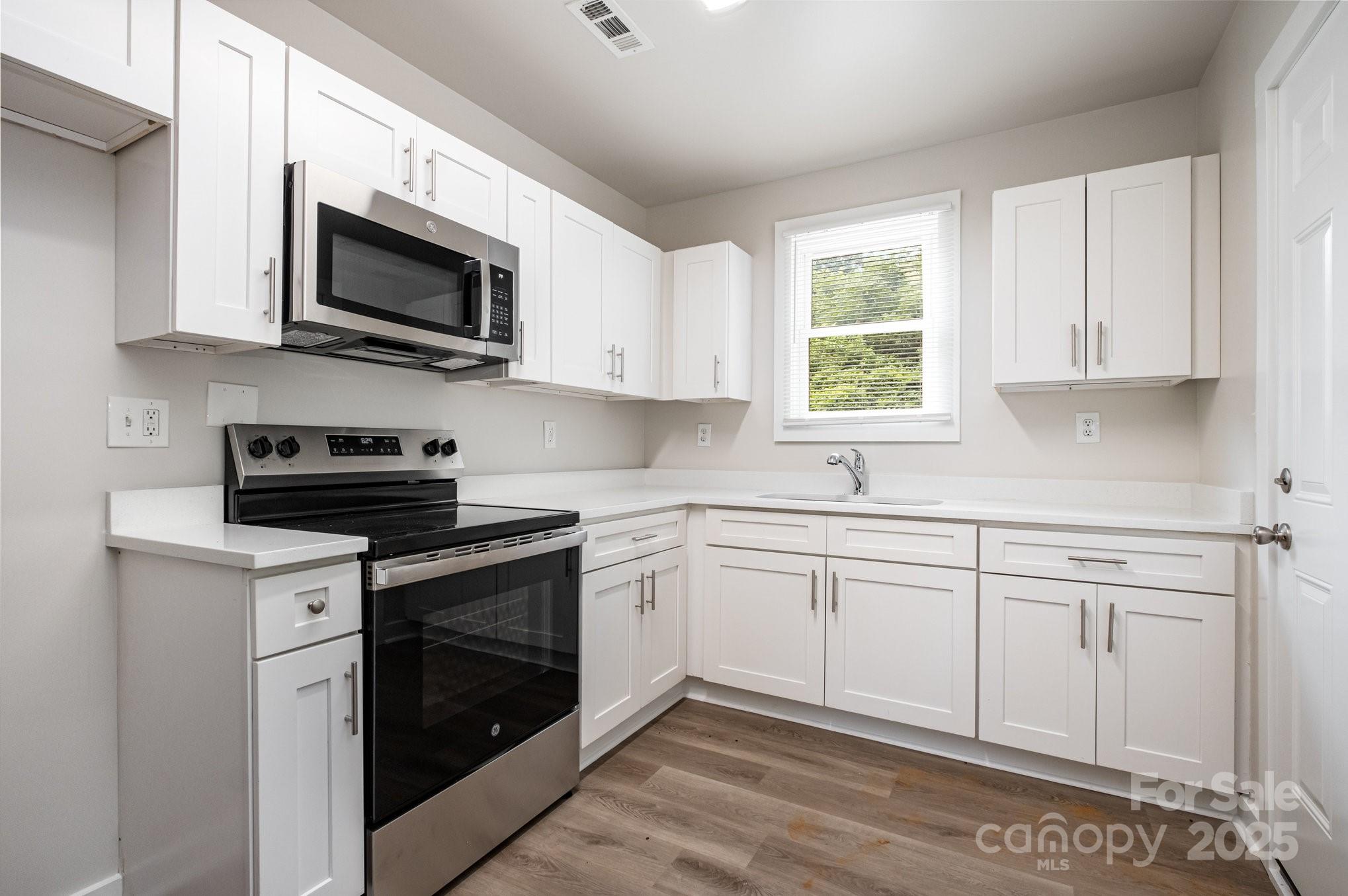 2000 Camp Greene Street Property Photo 6