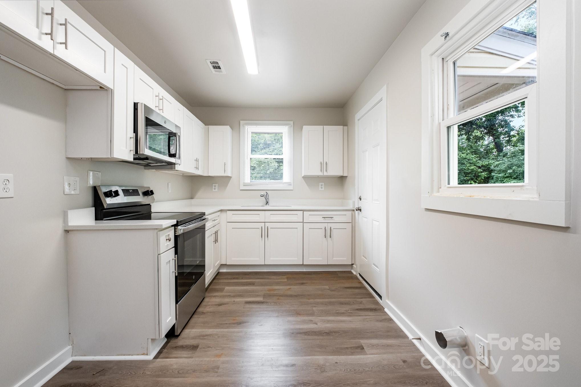 2000 Camp Greene Street Property Photo 7