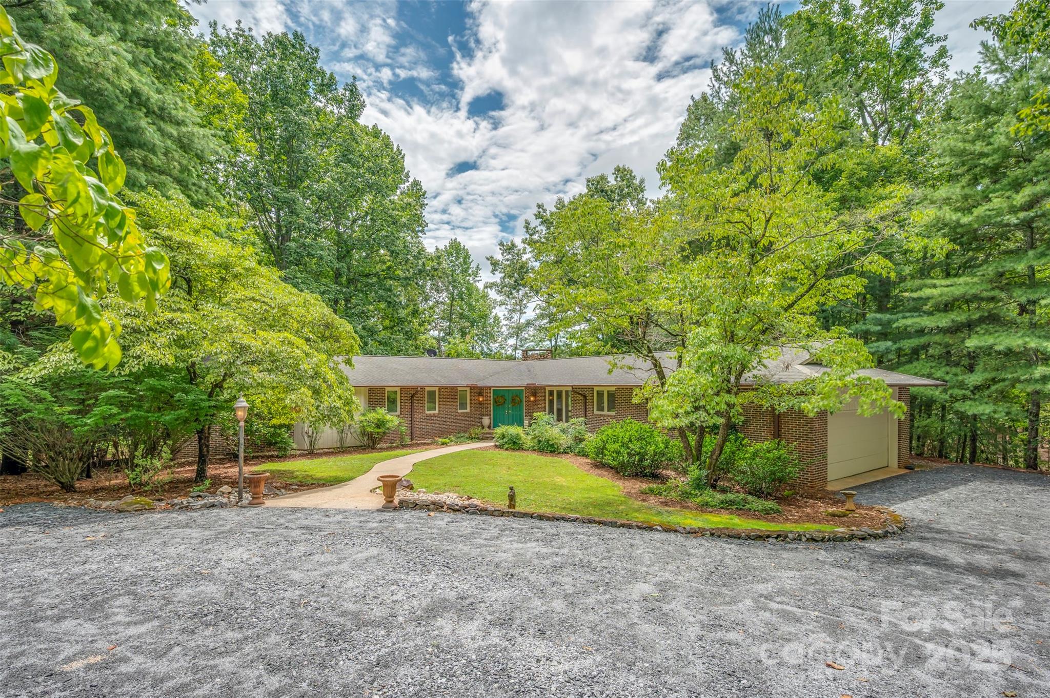 106 Blue Bird Lane Property Photo 1