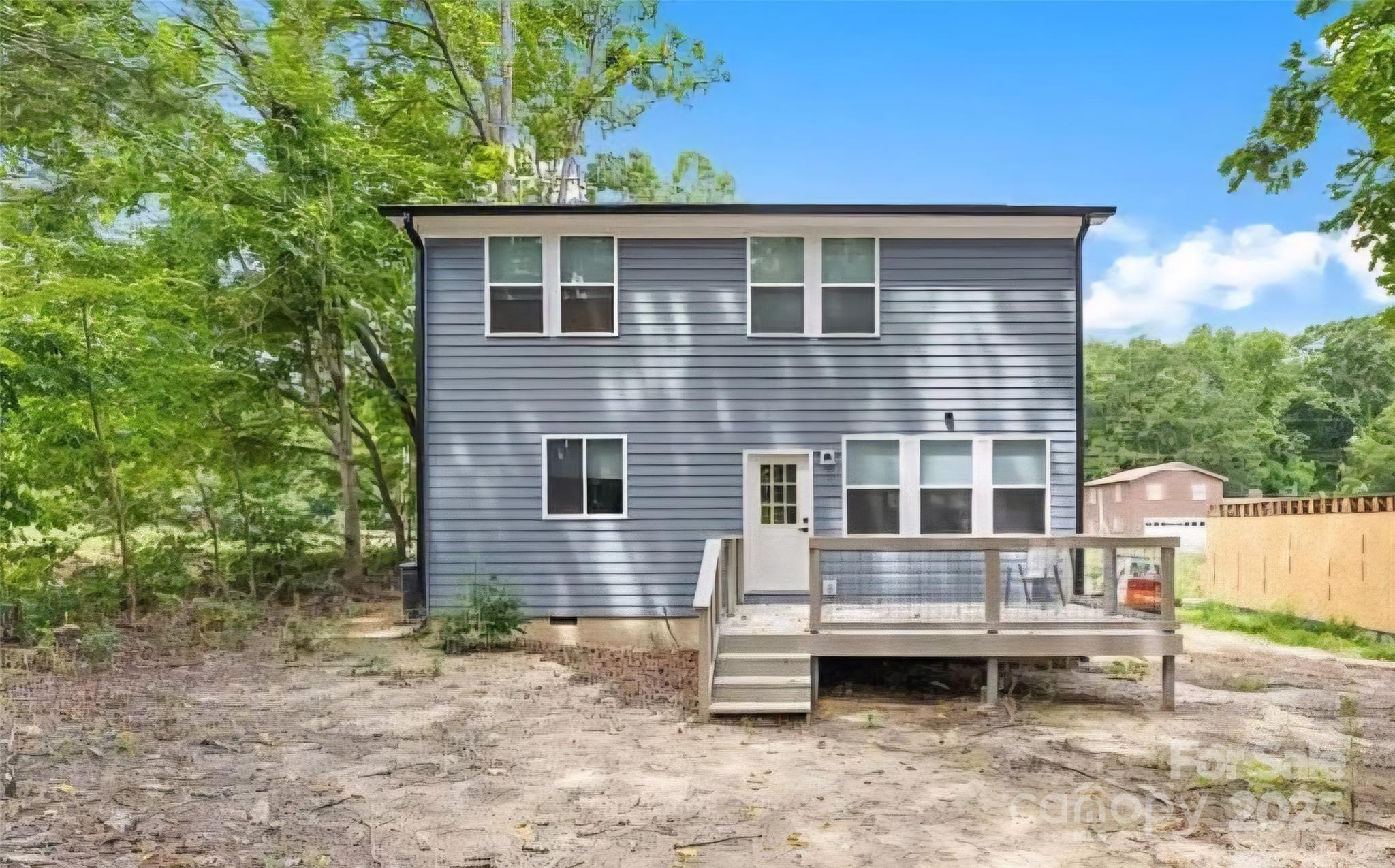 621 Norland Avenue Property Photo 2