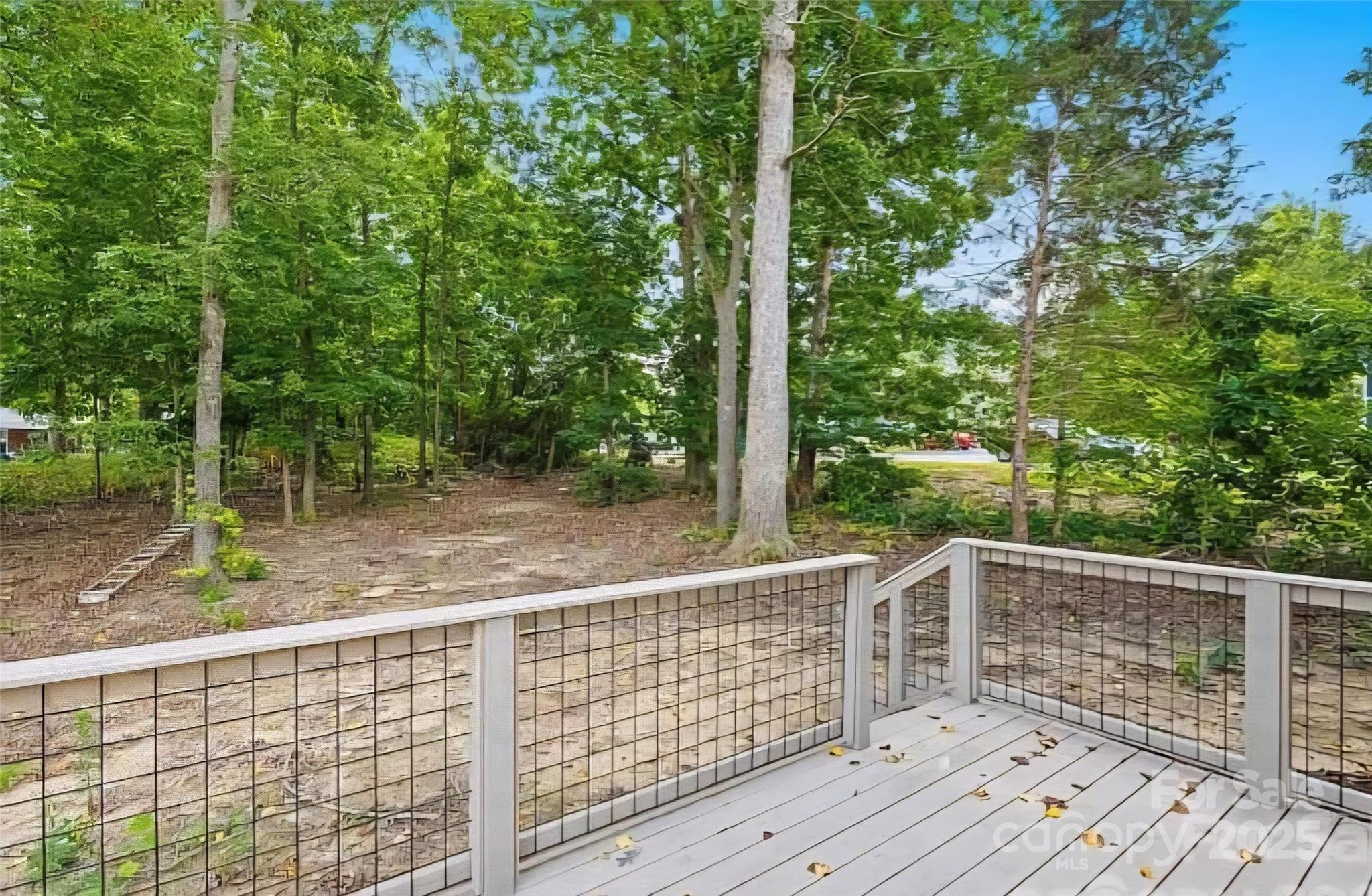 621 Norland Avenue Property Photo 7