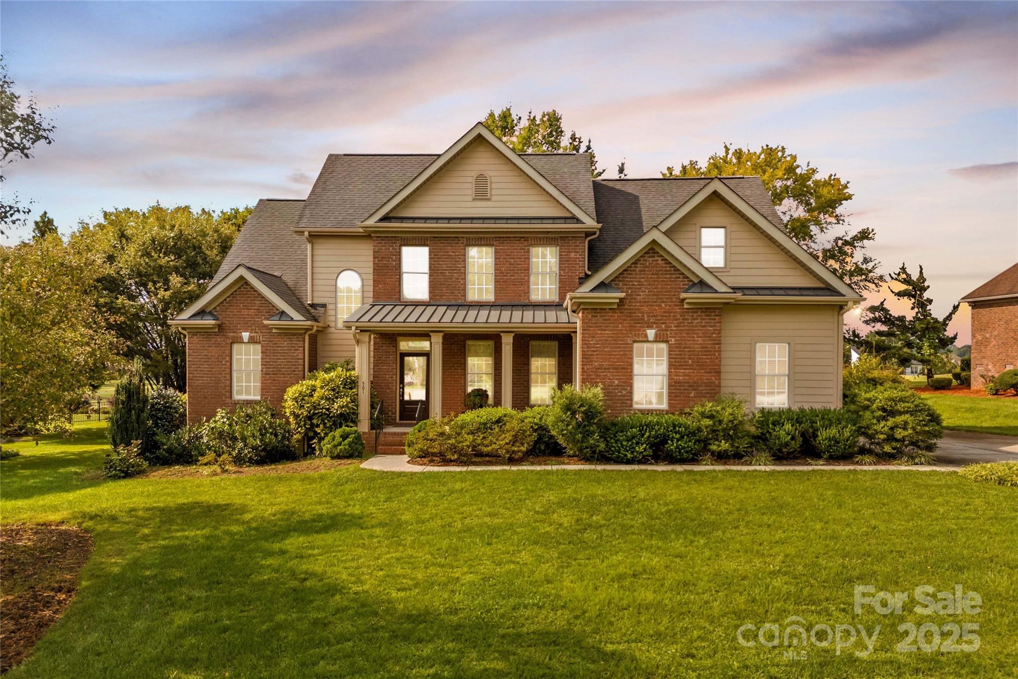 501 Muirfield Way Property Photo 1