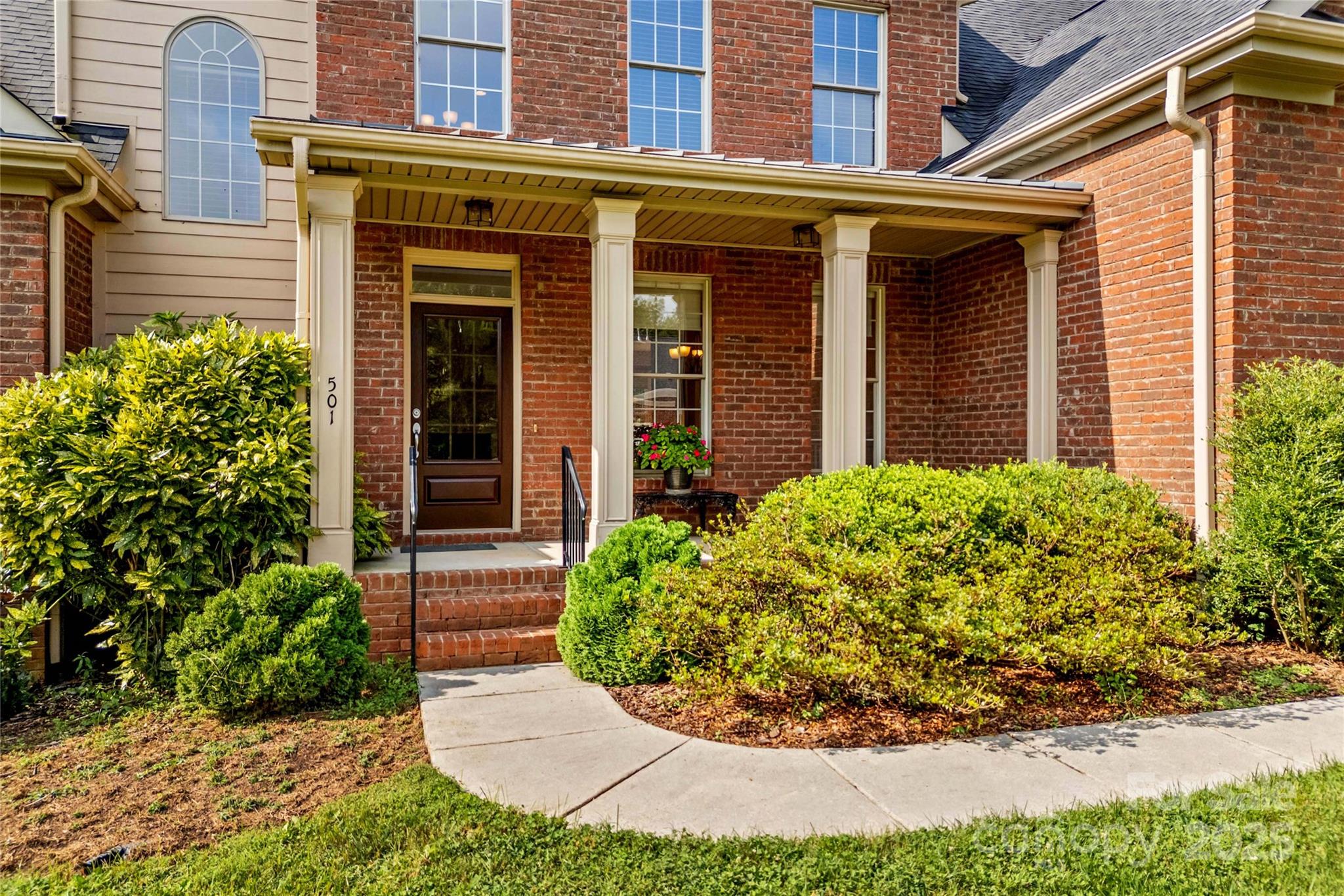 501 Muirfield Way Property Photo 3