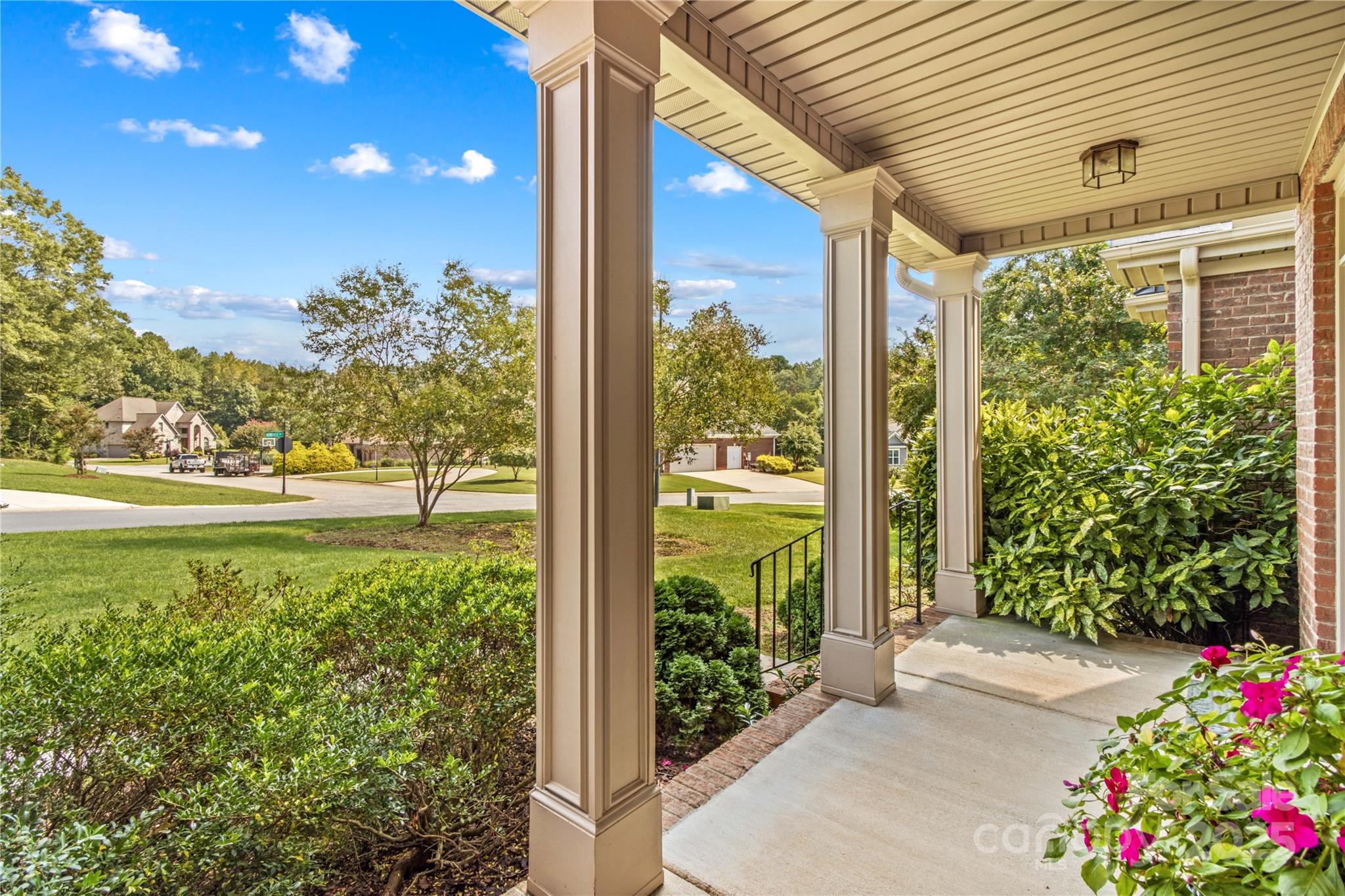 501 Muirfield Way Property Photo 4