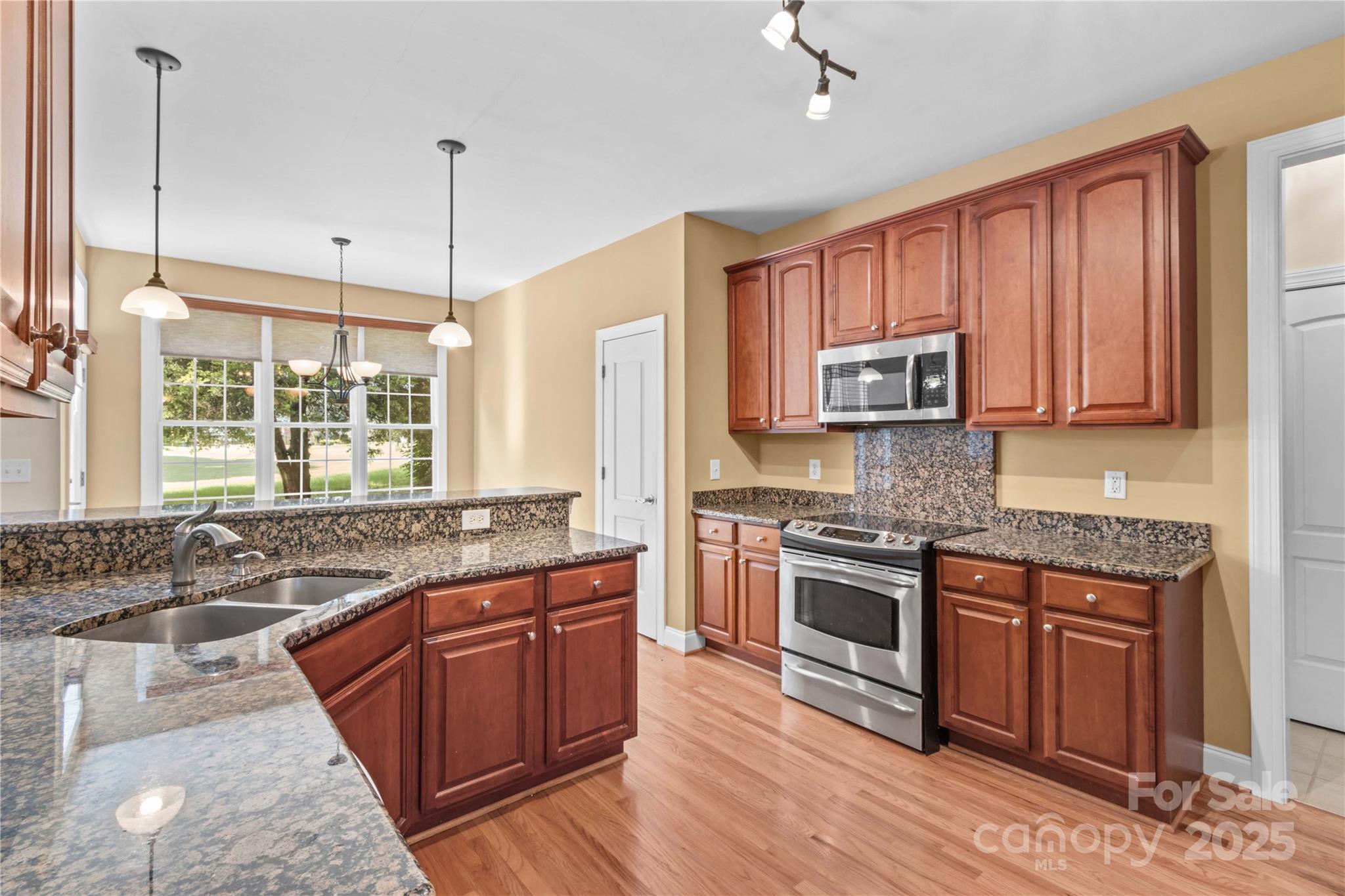 501 Muirfield Way Property Photo 21