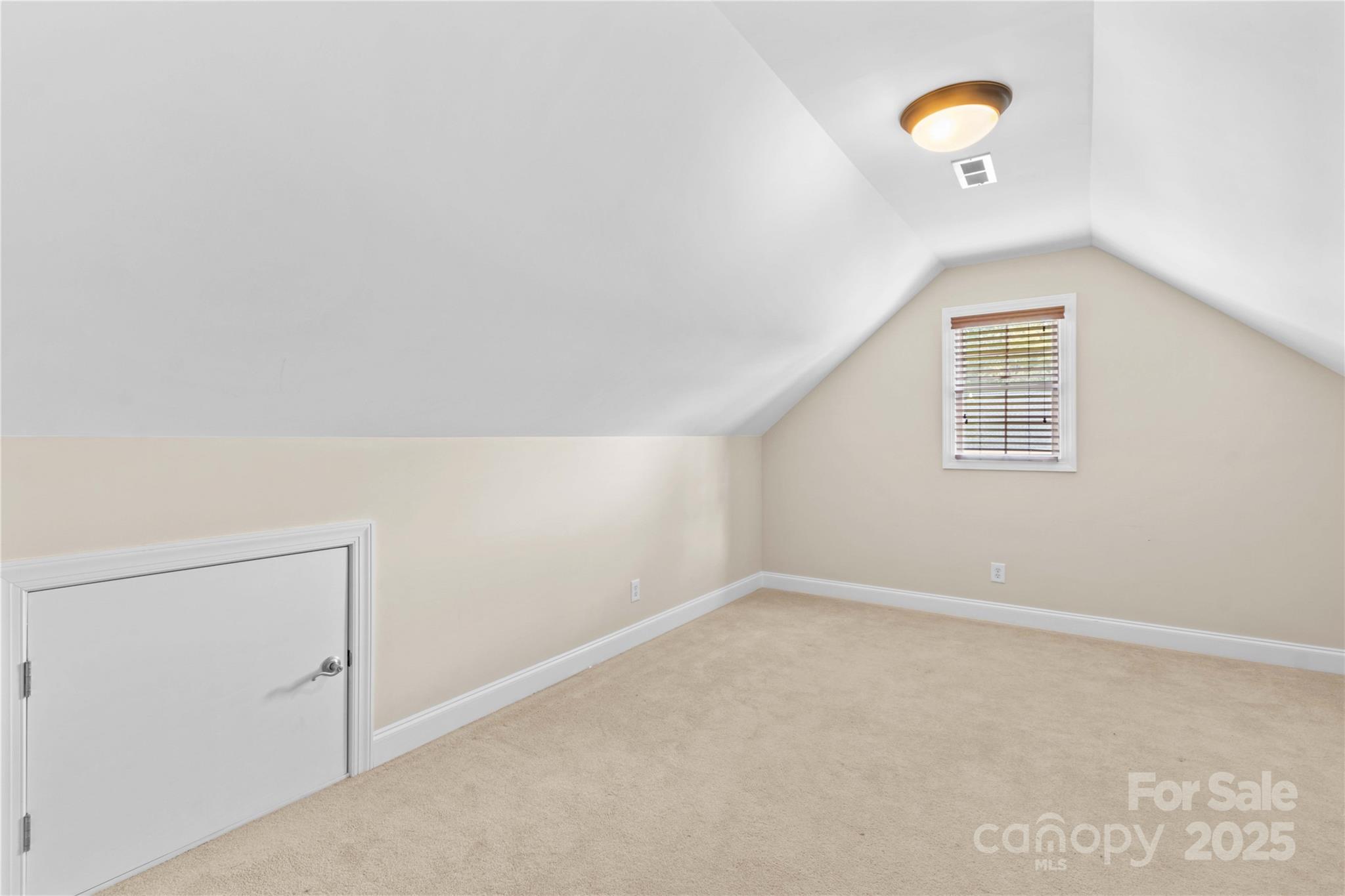 501 Muirfield Way Property Photo 33