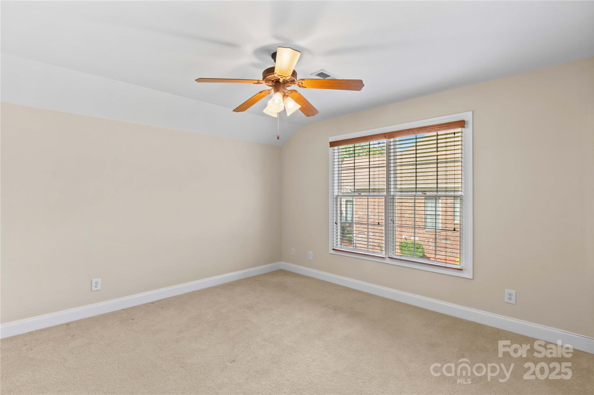 501 Muirfield Way Property Photo 37