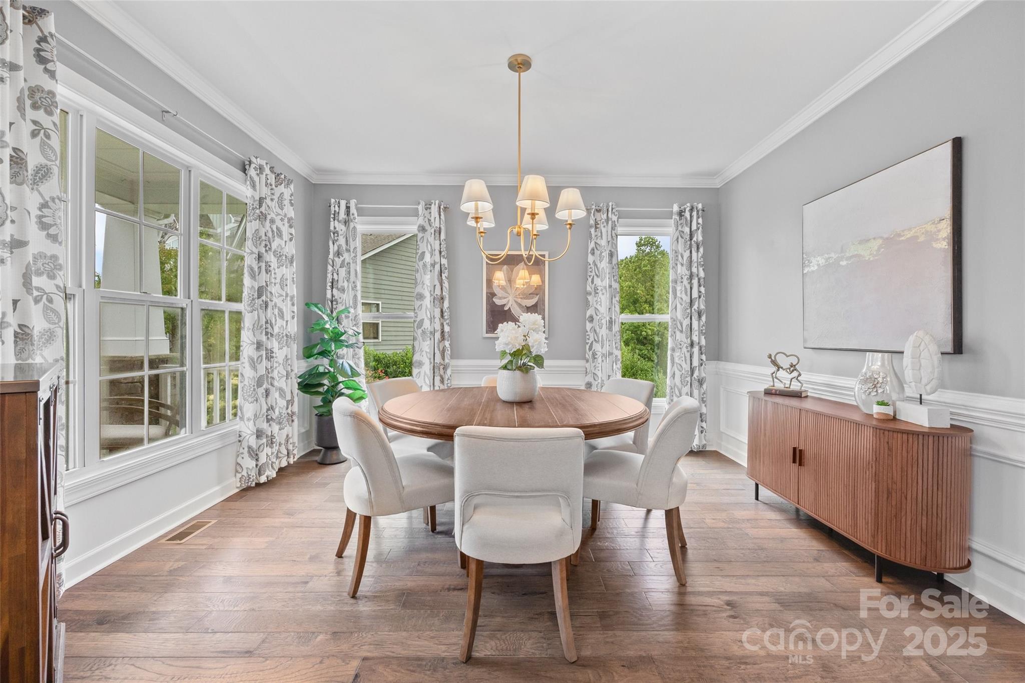 414 Hampton Trail Drive Property Photo 5