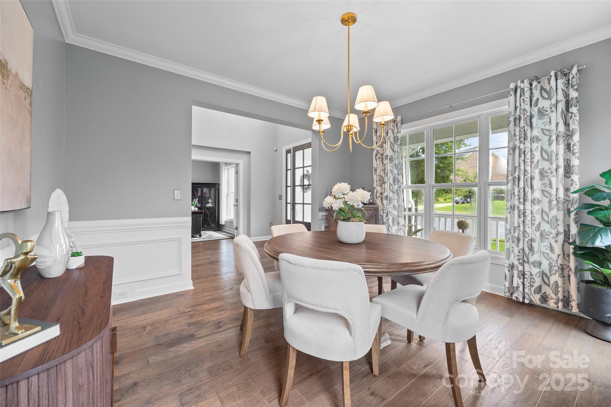 414 Hampton Trail Drive Property Photo 6