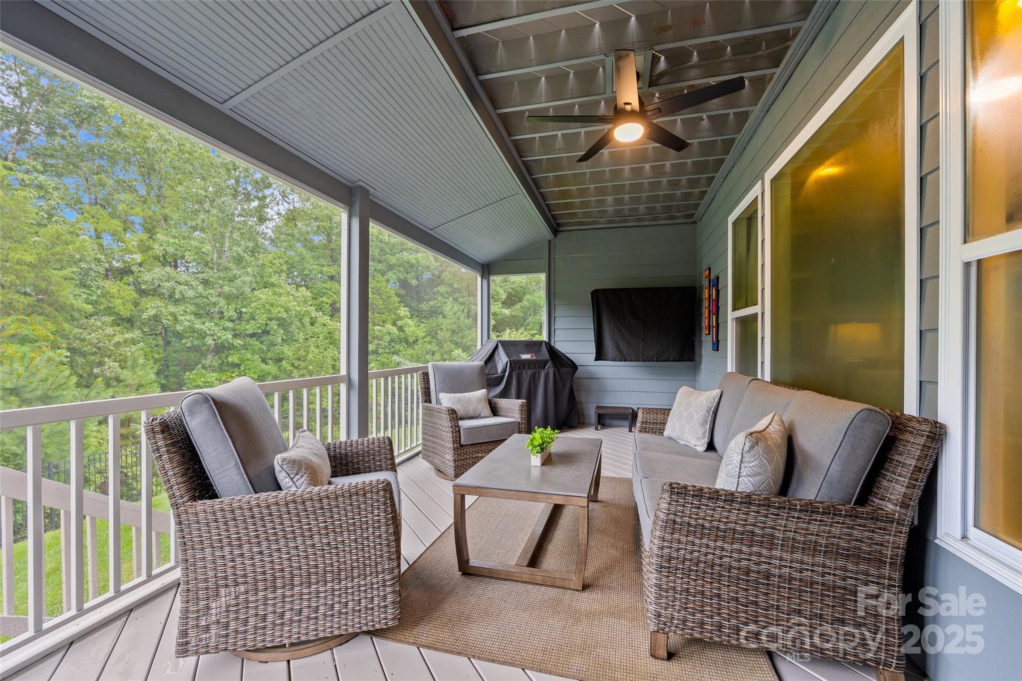 414 Hampton Trail Drive Property Photo 14