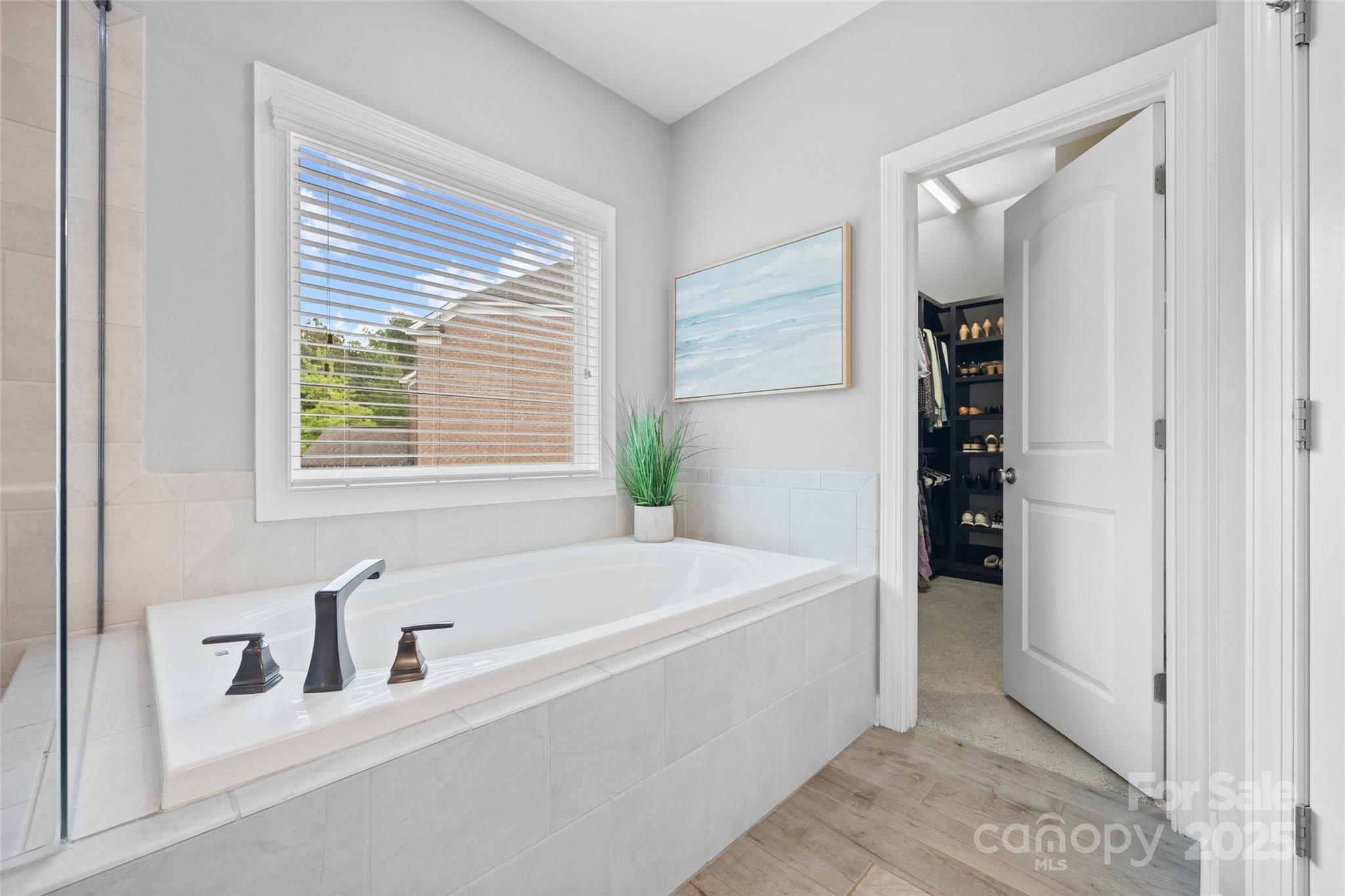 414 Hampton Trail Drive Property Photo 31