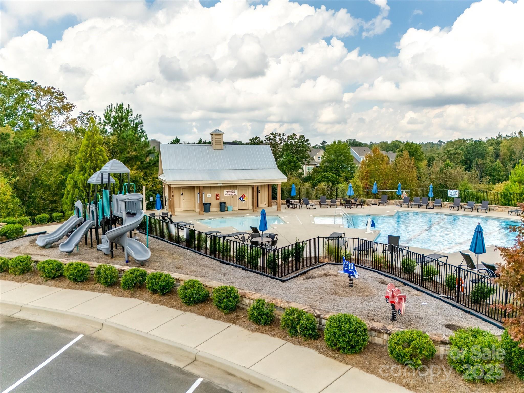 414 Hampton Trail Drive Property Photo 43