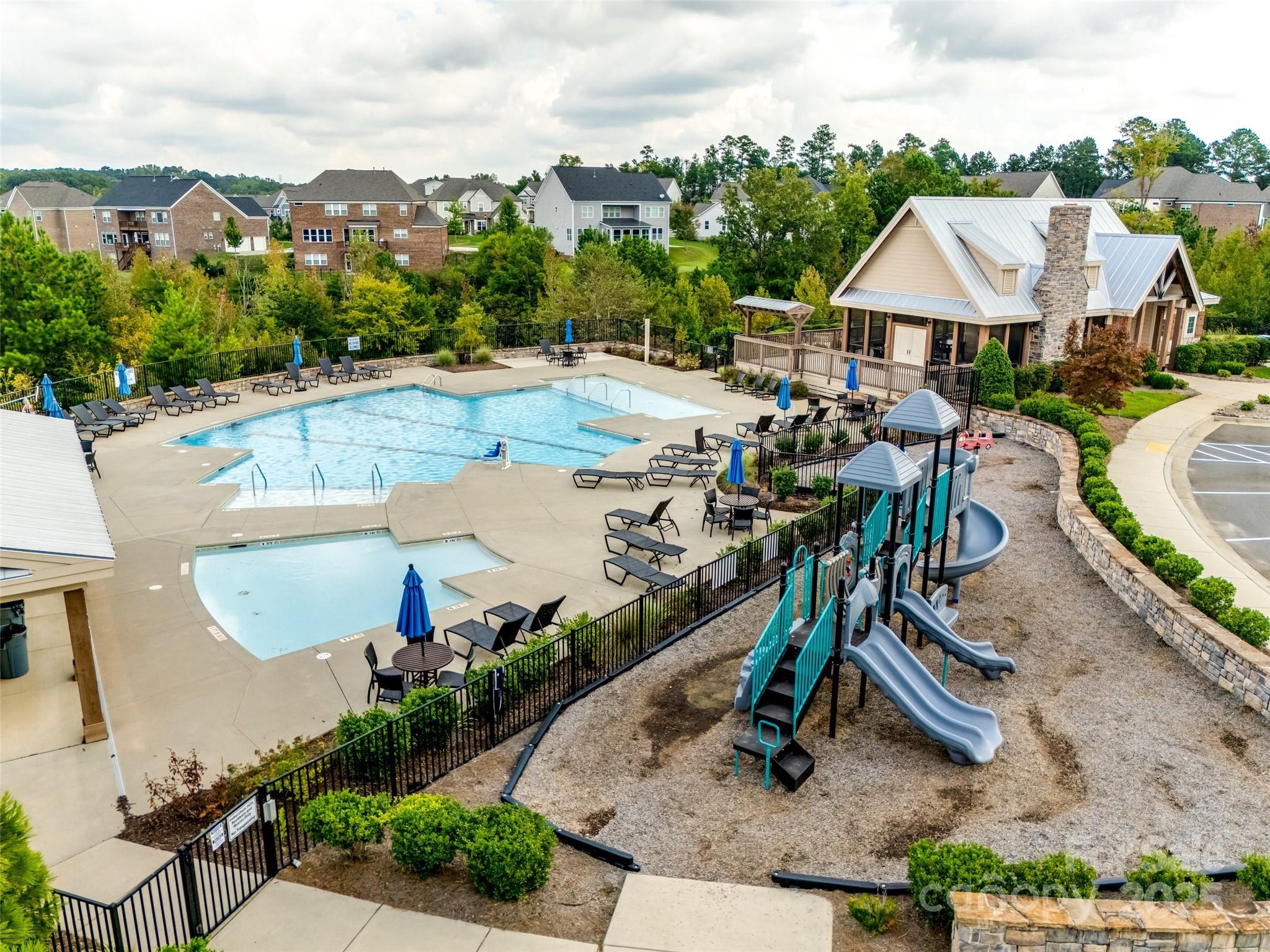 414 Hampton Trail Drive Property Photo 45