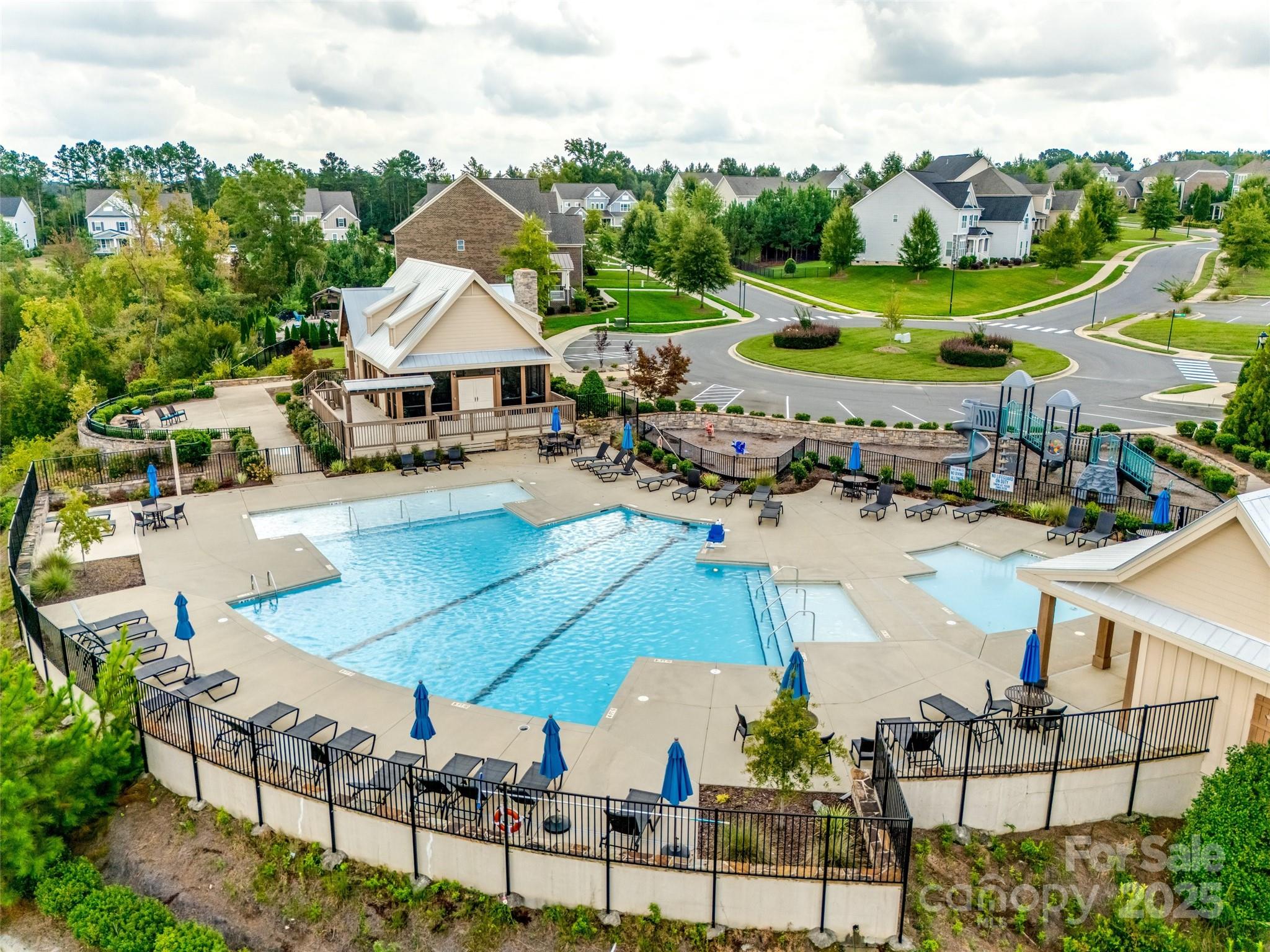 414 Hampton Trail Drive Property Photo 46