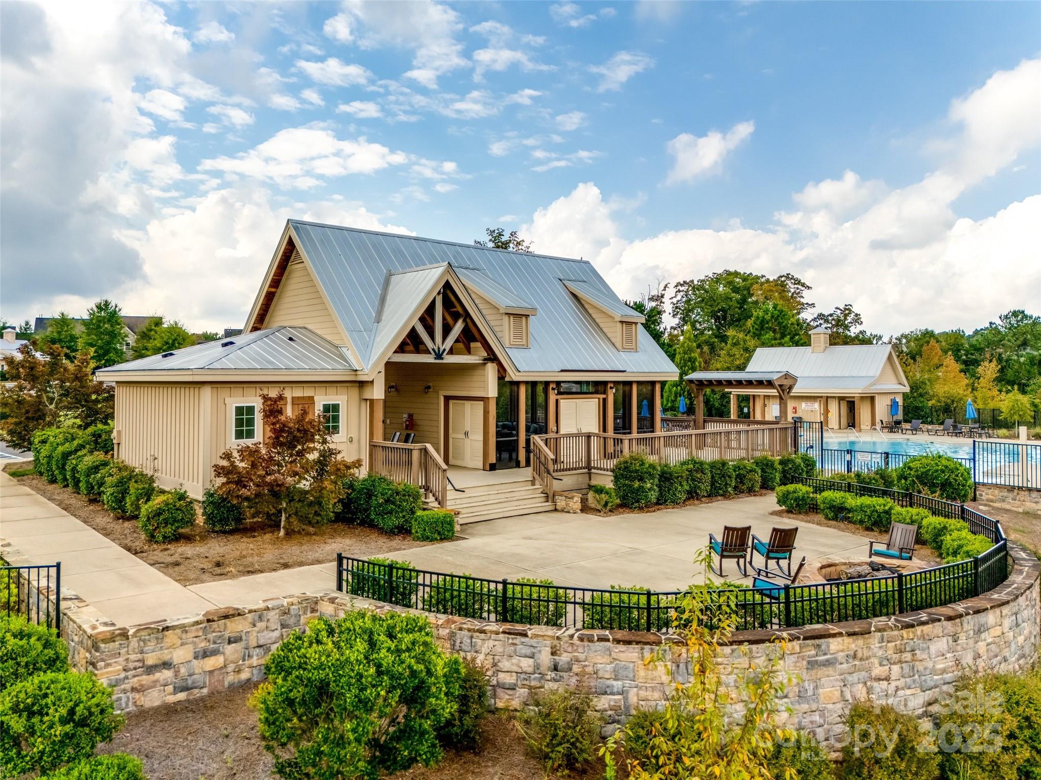 414 Hampton Trail Drive Property Photo 47