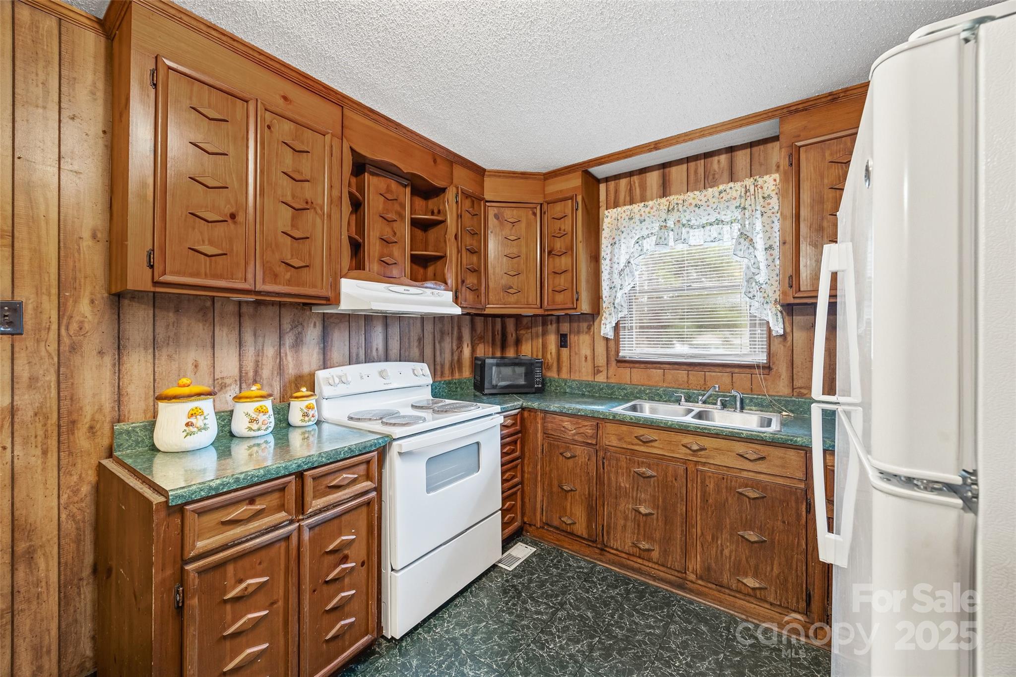 150 First Street Property Photo 3