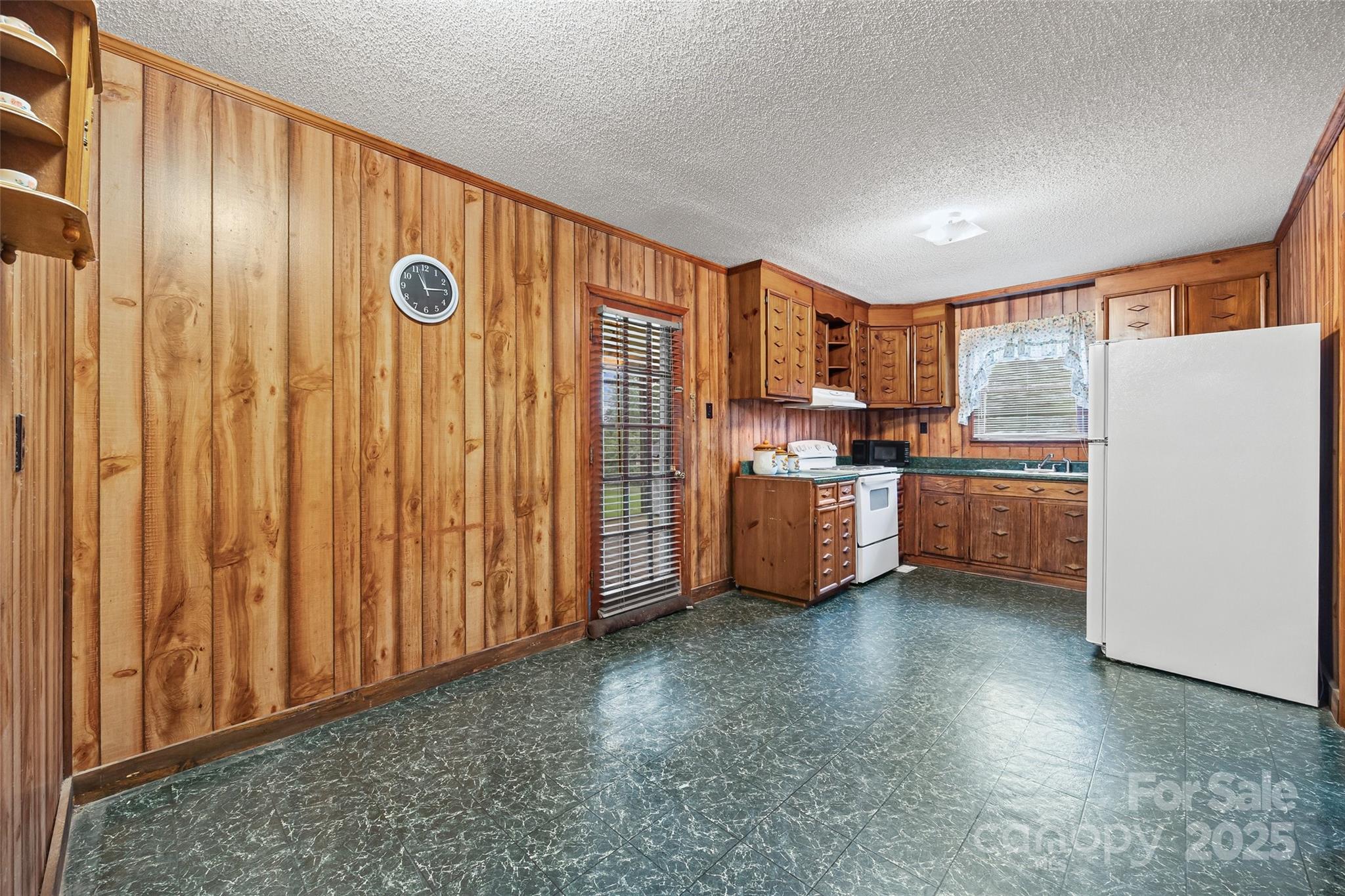 150 First Street Property Photo 4