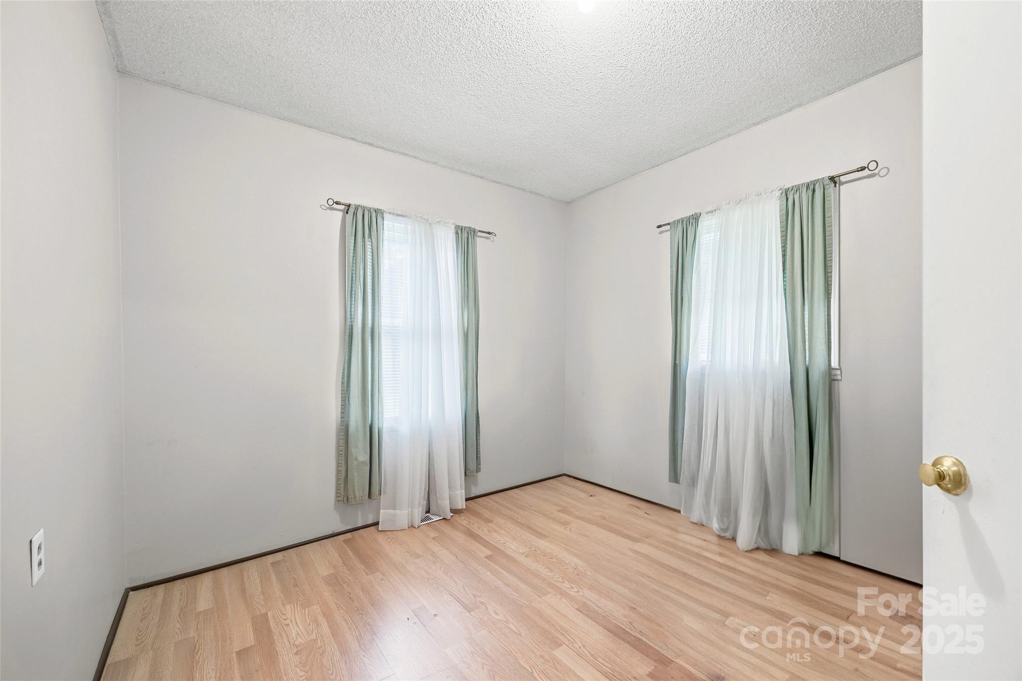 150 First Street Property Photo 7