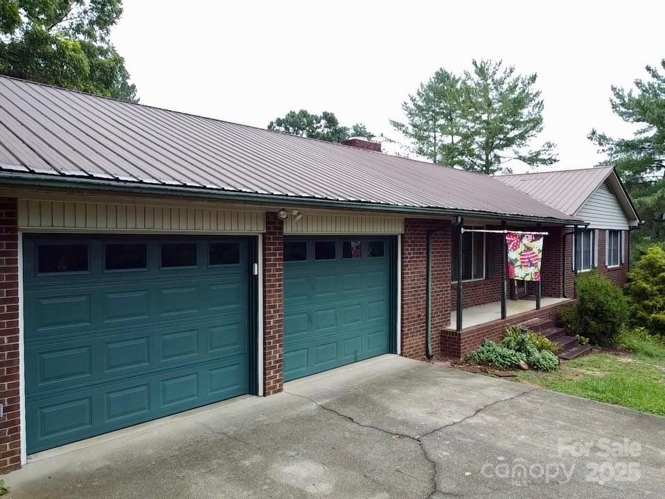 3411 Gaddy Drive Property Photo 1