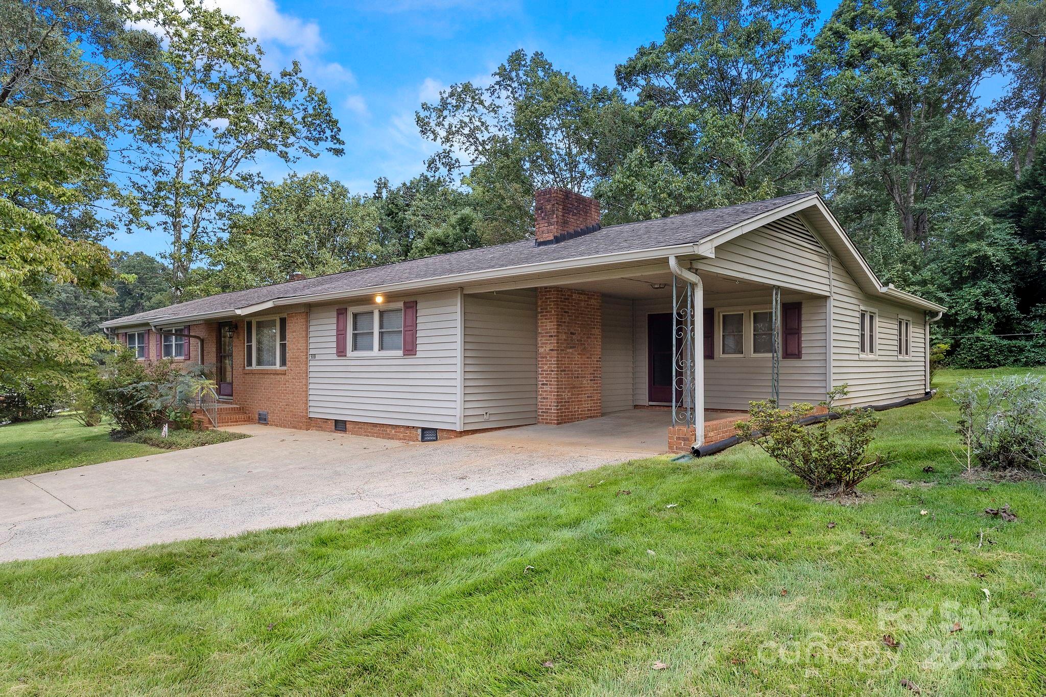 3110 W Zion Church Road Property Photo 1