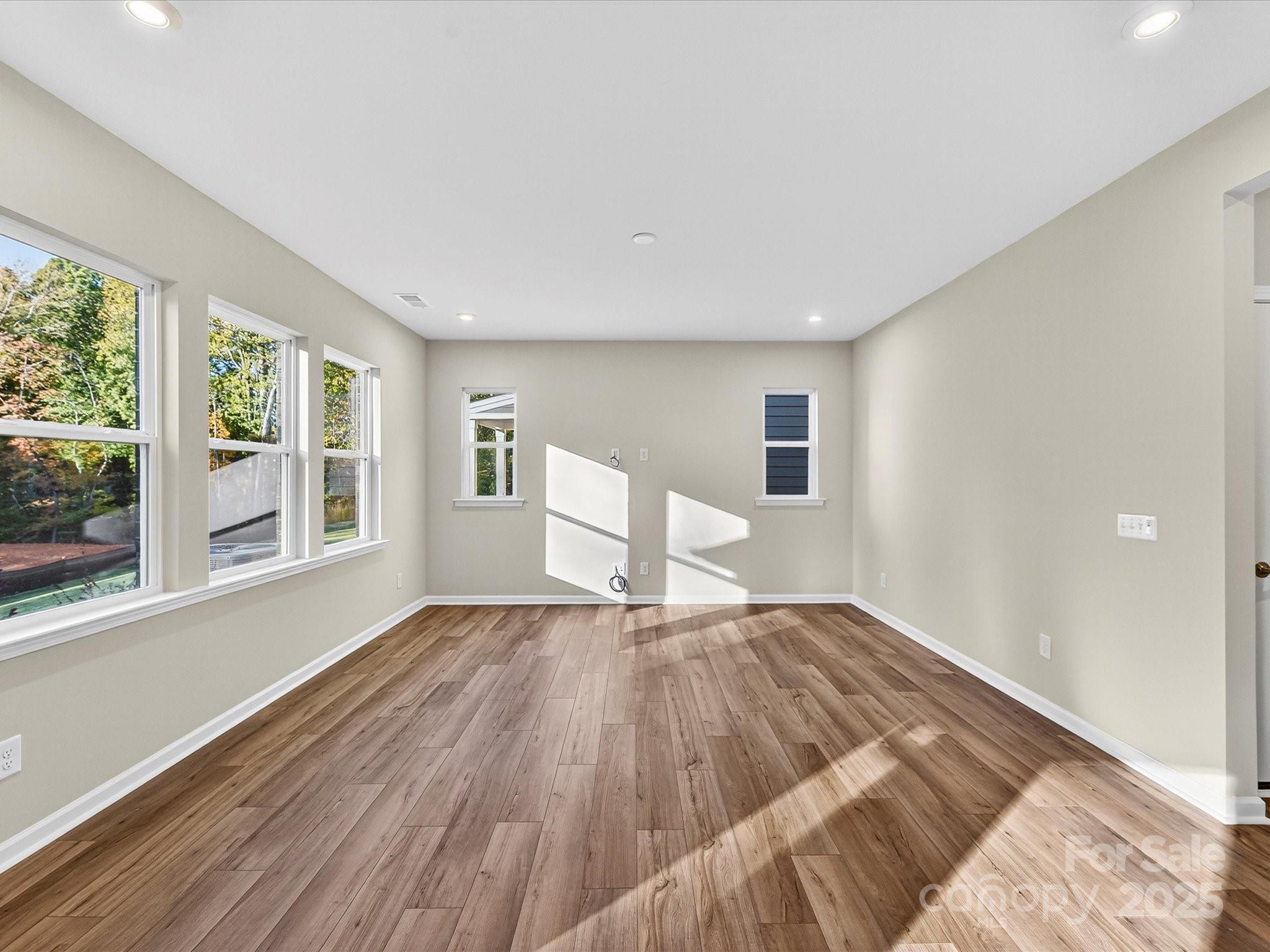 7019 Short Stirrup Lane Property Photo 4