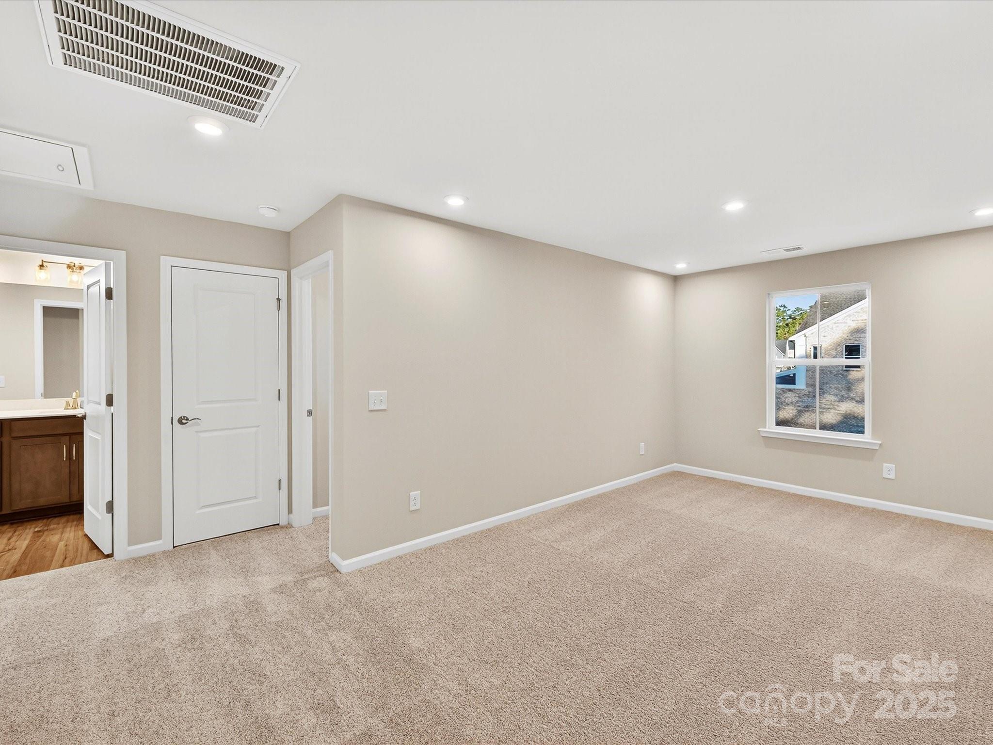 7019 Short Stirrup Lane Property Photo 10