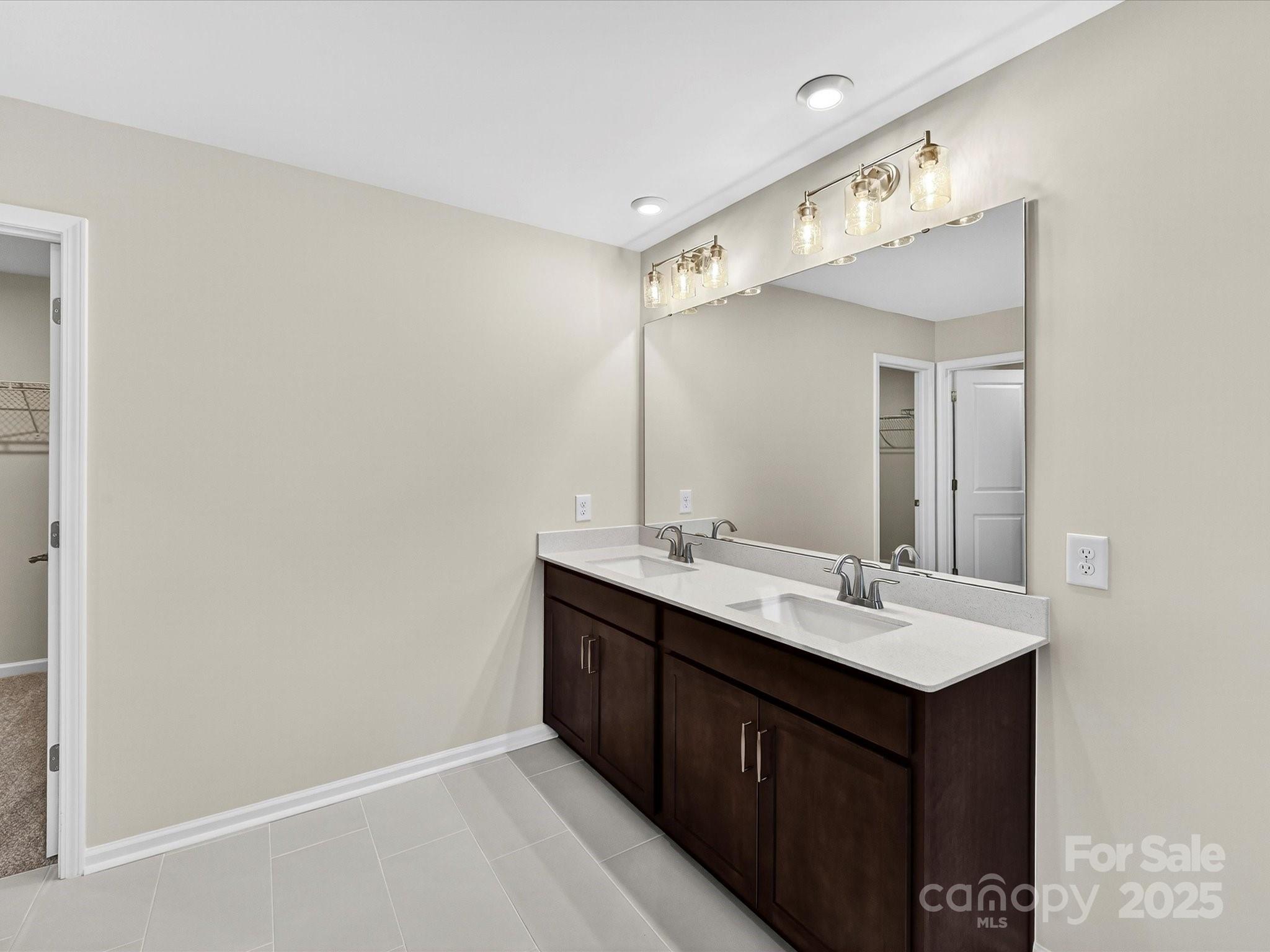 7019 Short Stirrup Lane Property Photo 13