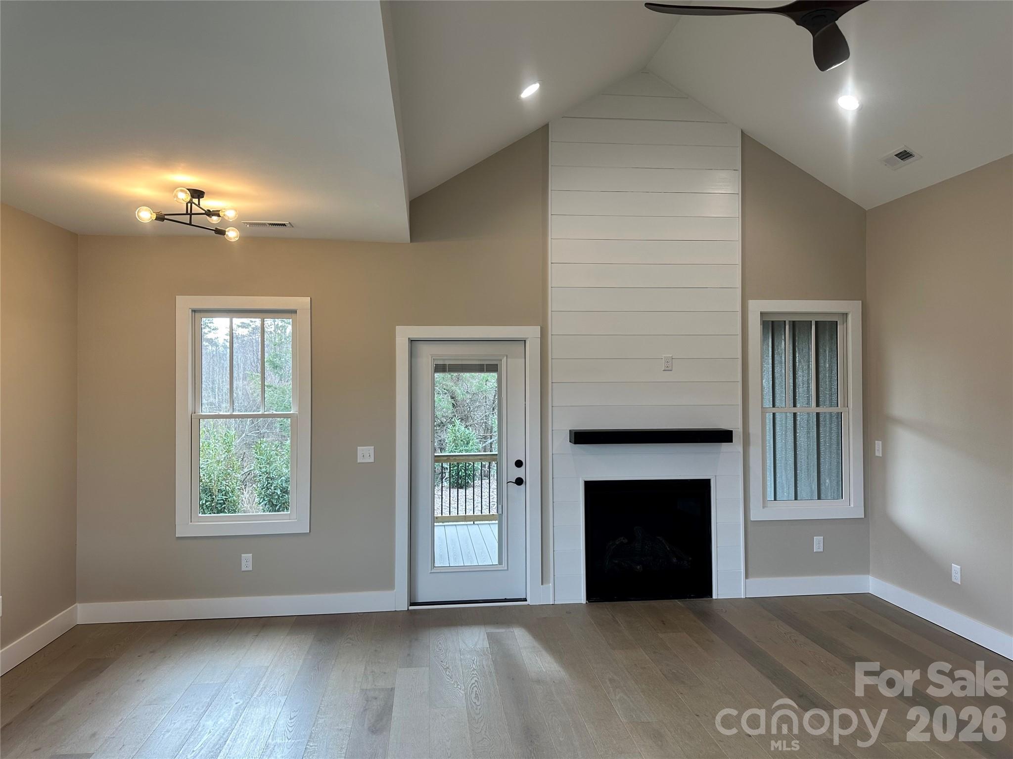 30 Olde Oak Court Property Photo 2