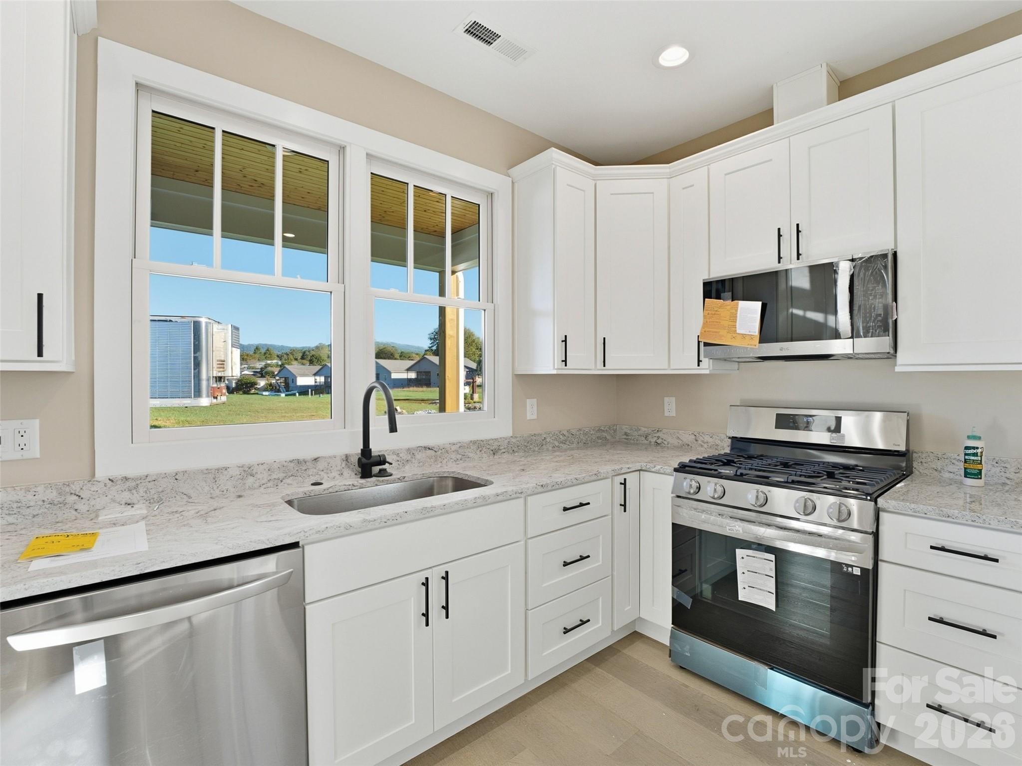 30 Olde Oak Court Property Photo 4