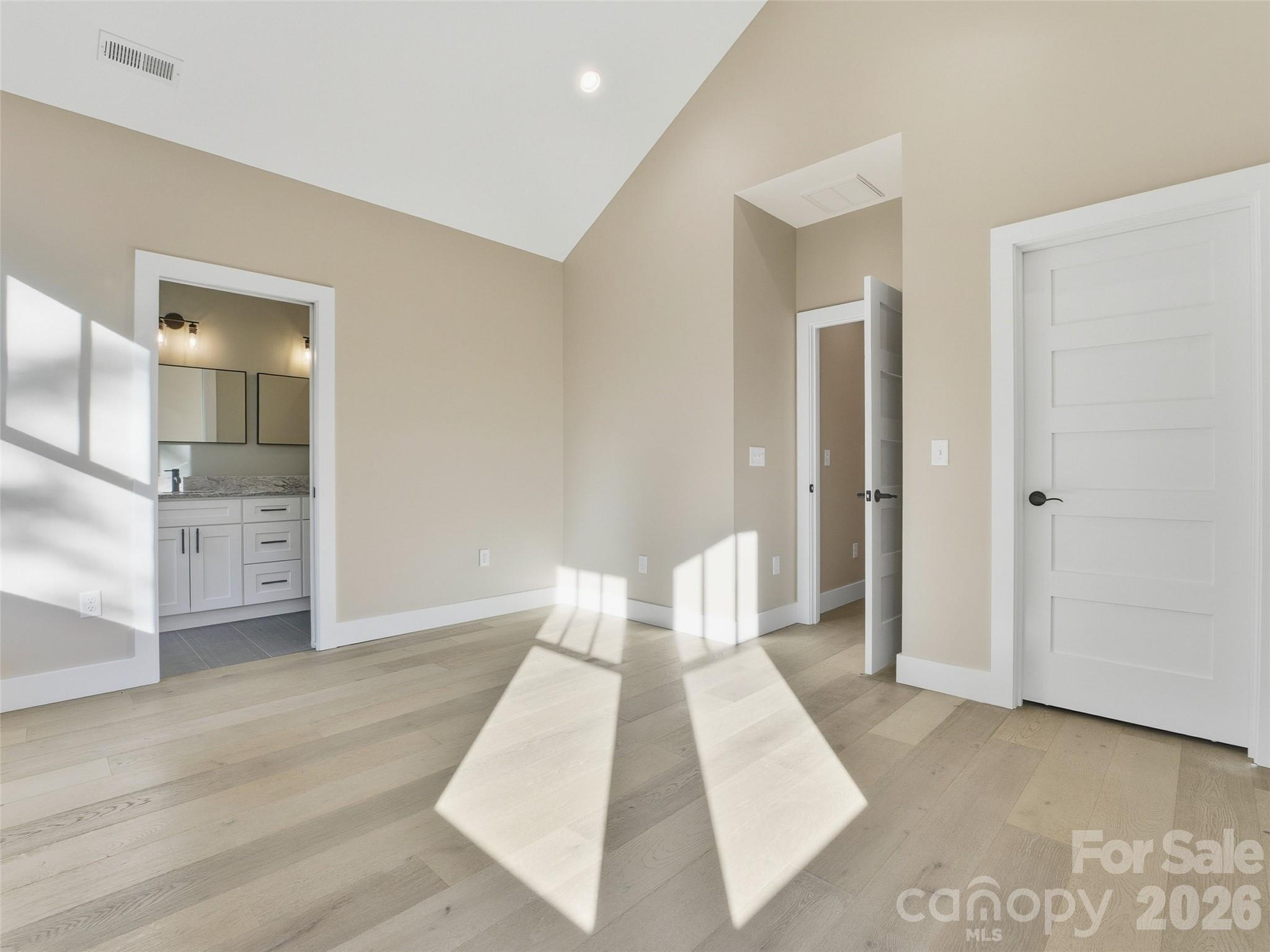 30 Olde Oak Court Property Photo 8