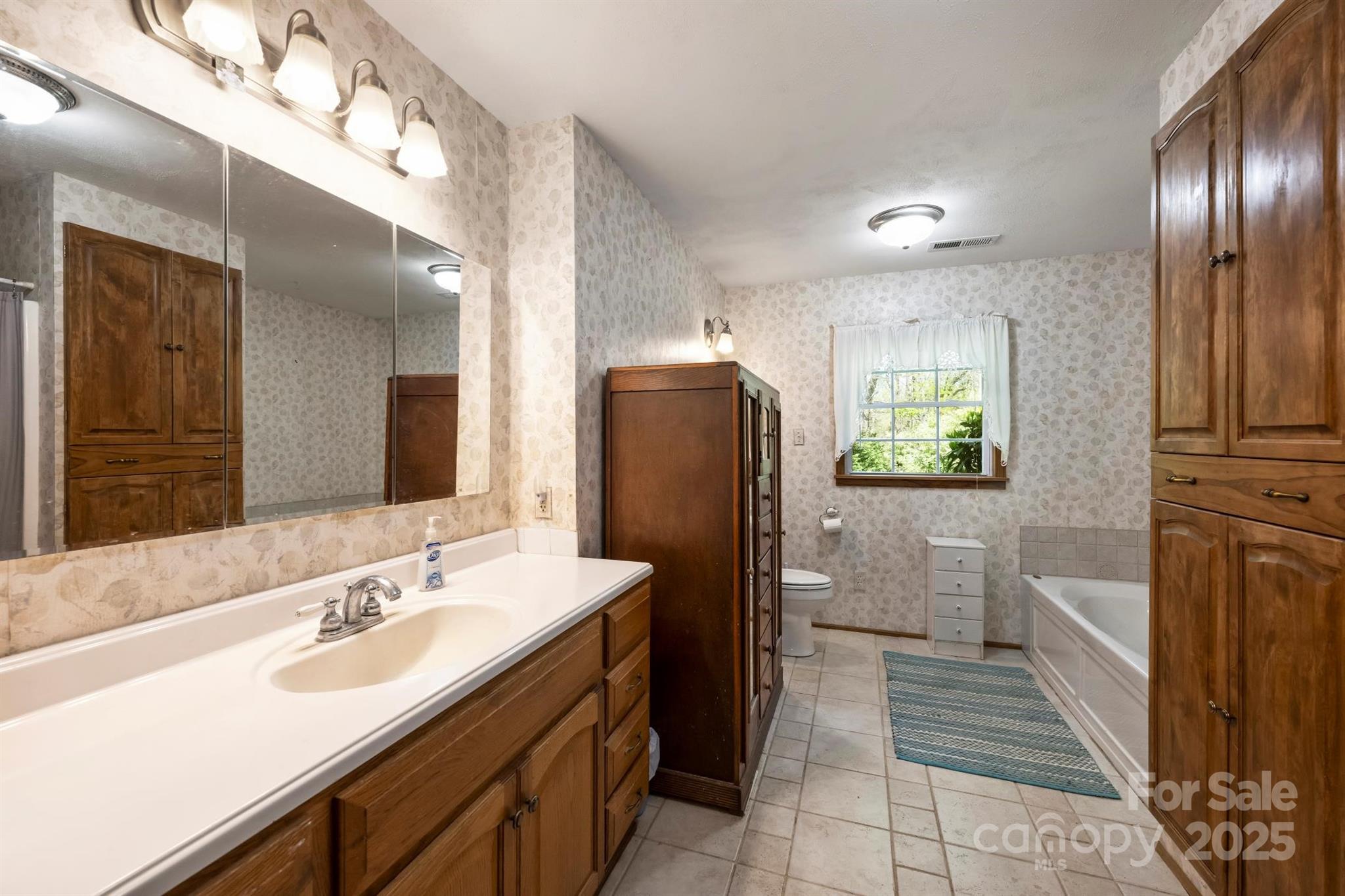 16415 Capps Road Property Photo 16