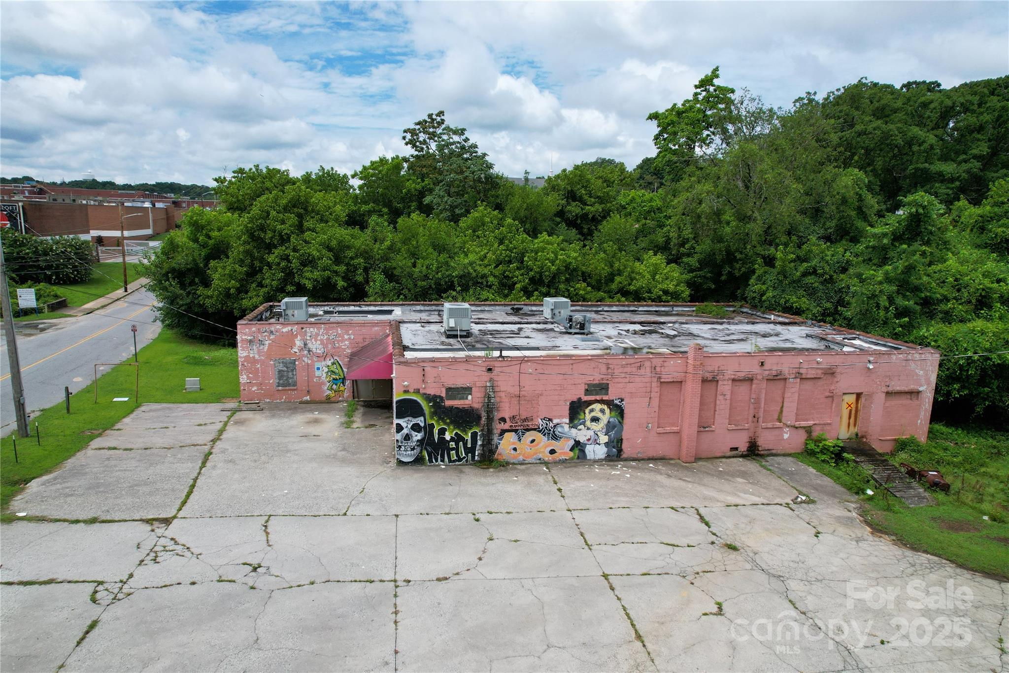 604 W Ward Avenue Property Photo 1